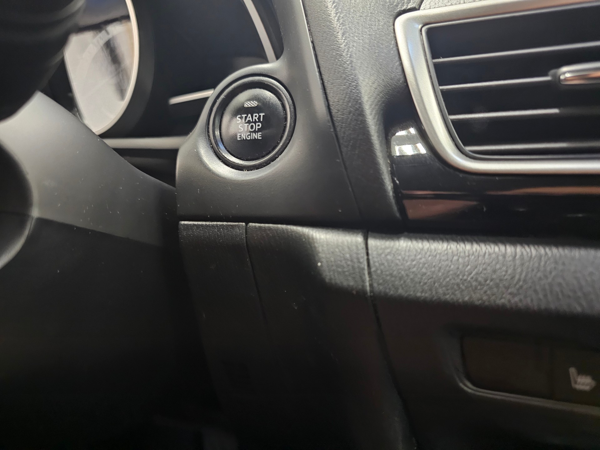 MAZDA 3 1.5 16V Ambition-image-16
