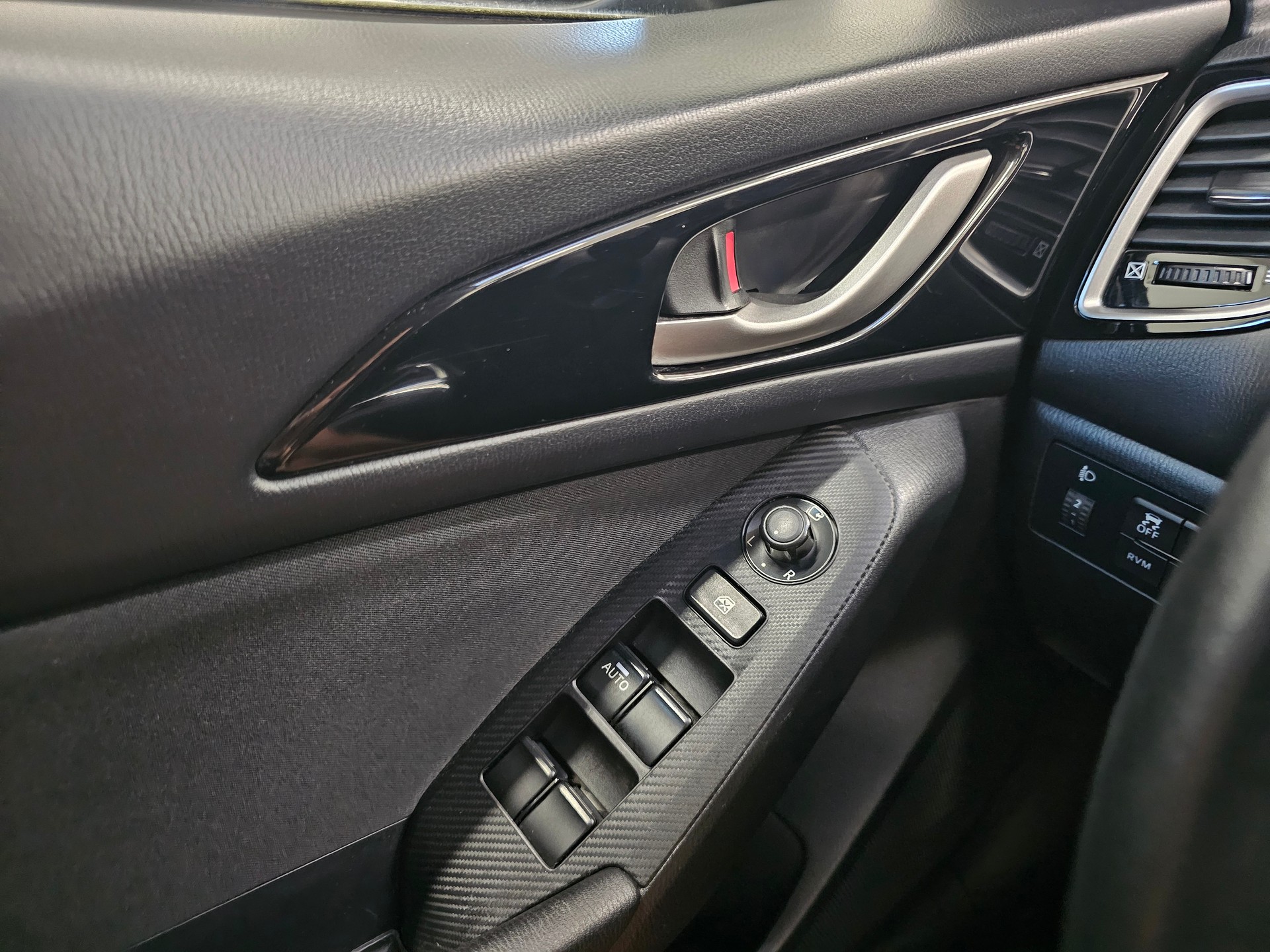 MAZDA 3 1.5 16V Ambition-image-21