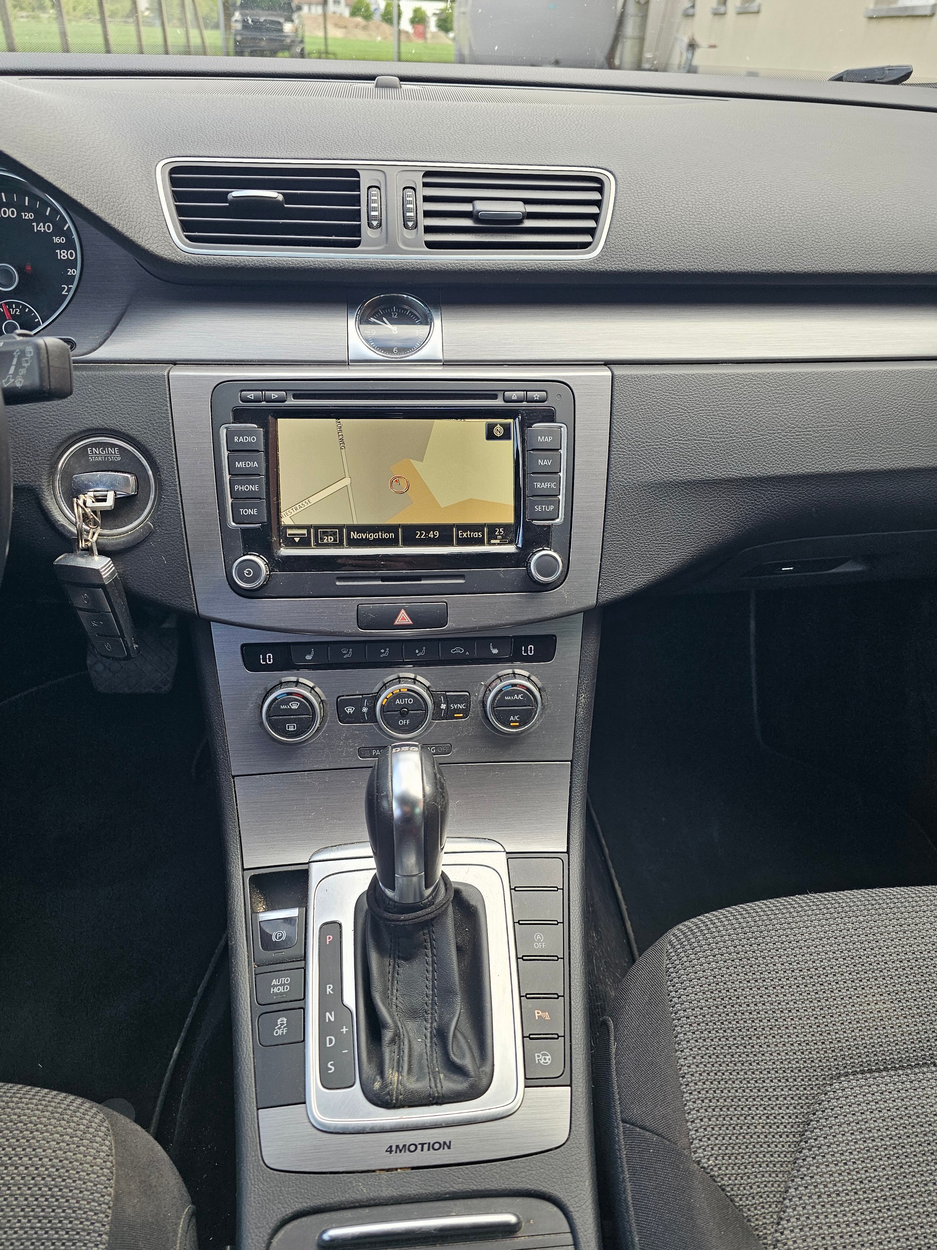 VW Passat Variant 2.0 TDI BMT Highline 4MDSG-image-14