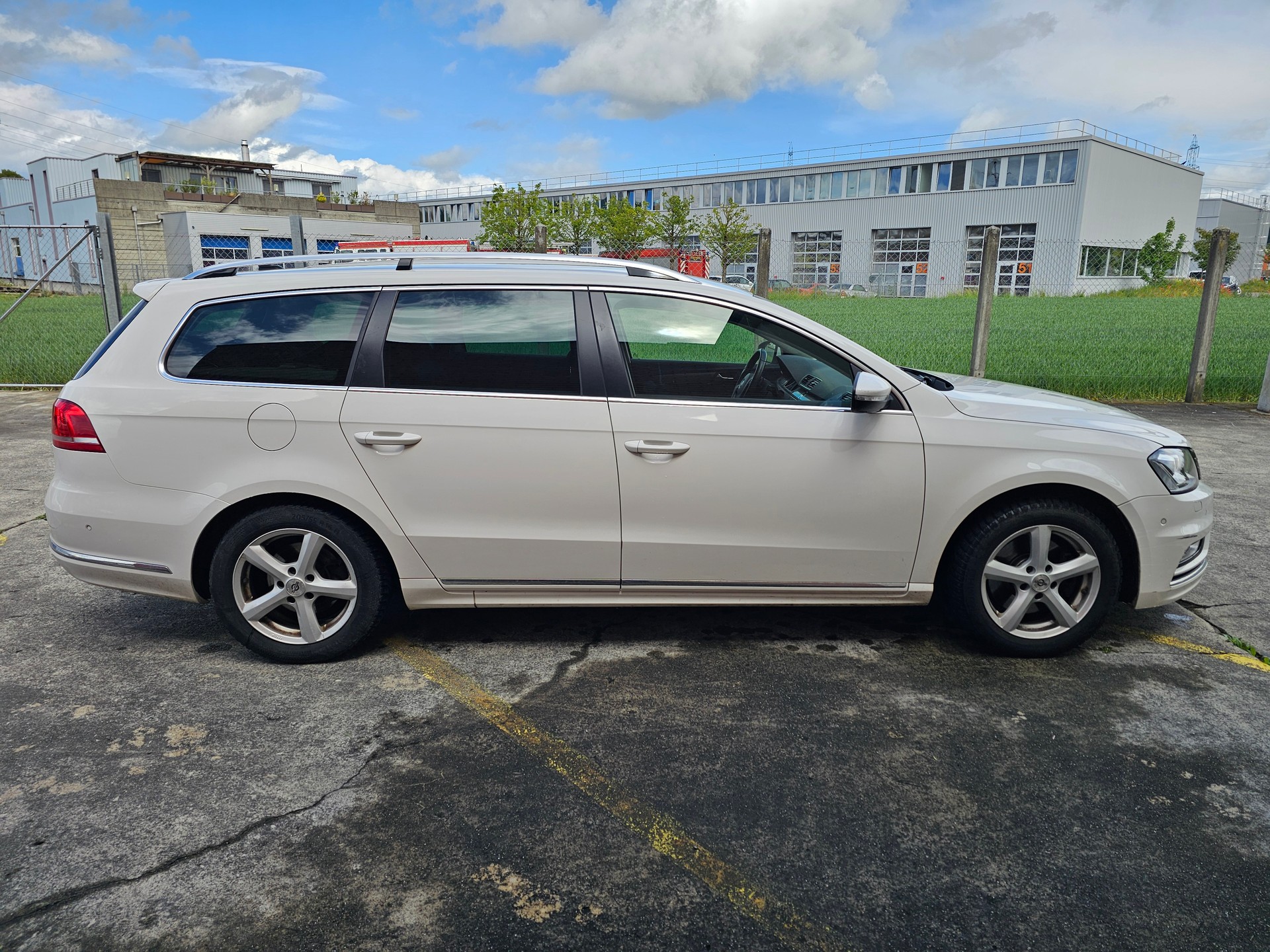 VW Passat Variant 2.0 TDI BMT Highline 4MDSG-image-5