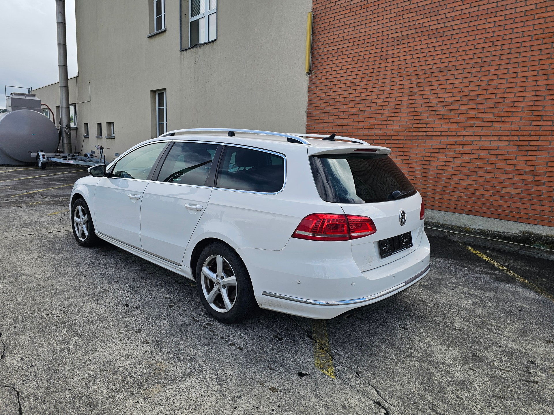 VW Passat Variant 2.0 TDI BMT Highline 4MDSG-image-2