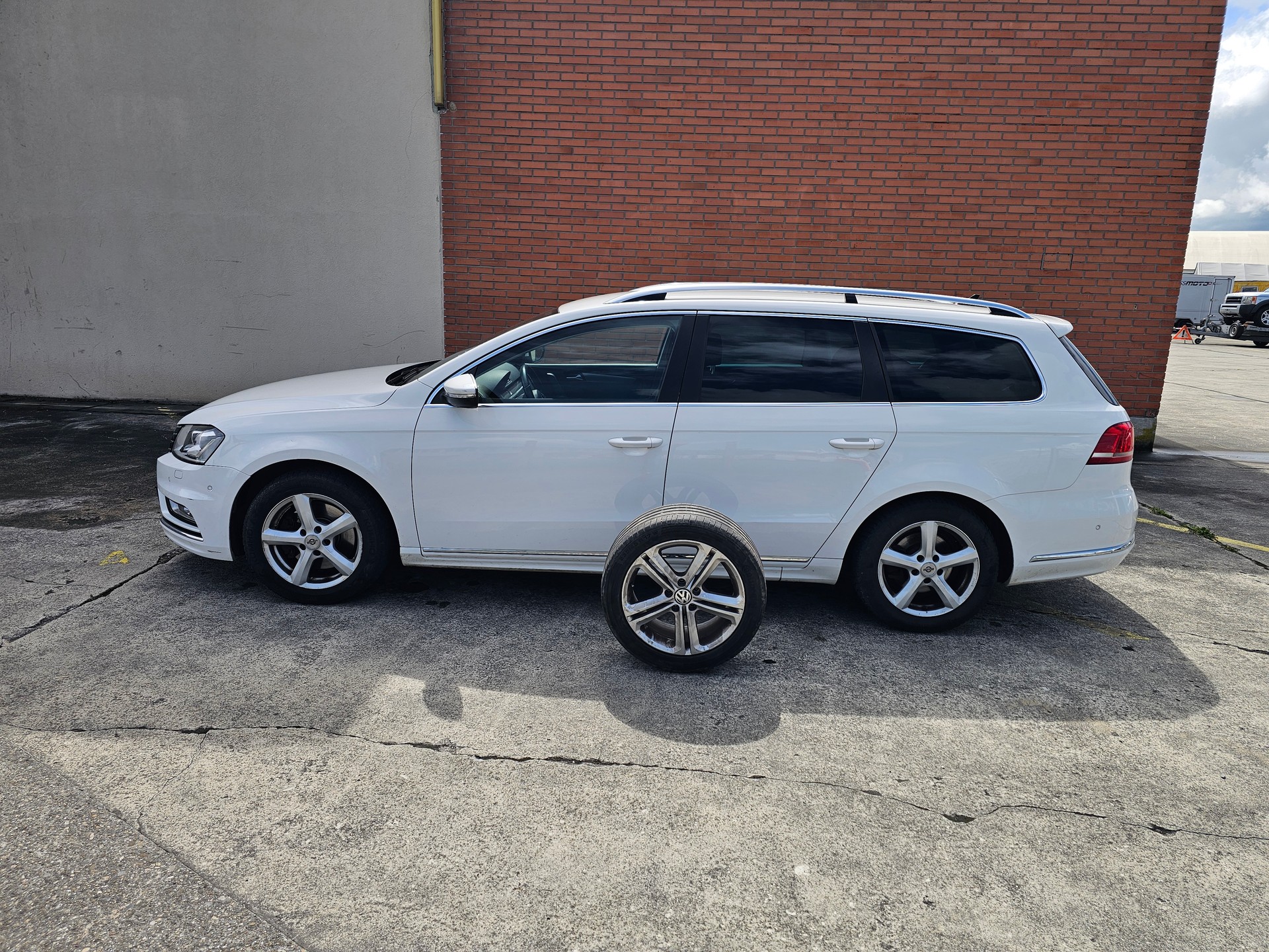 VW Passat Variant 2.0 TDI BMT Highline 4MDSG-image-1