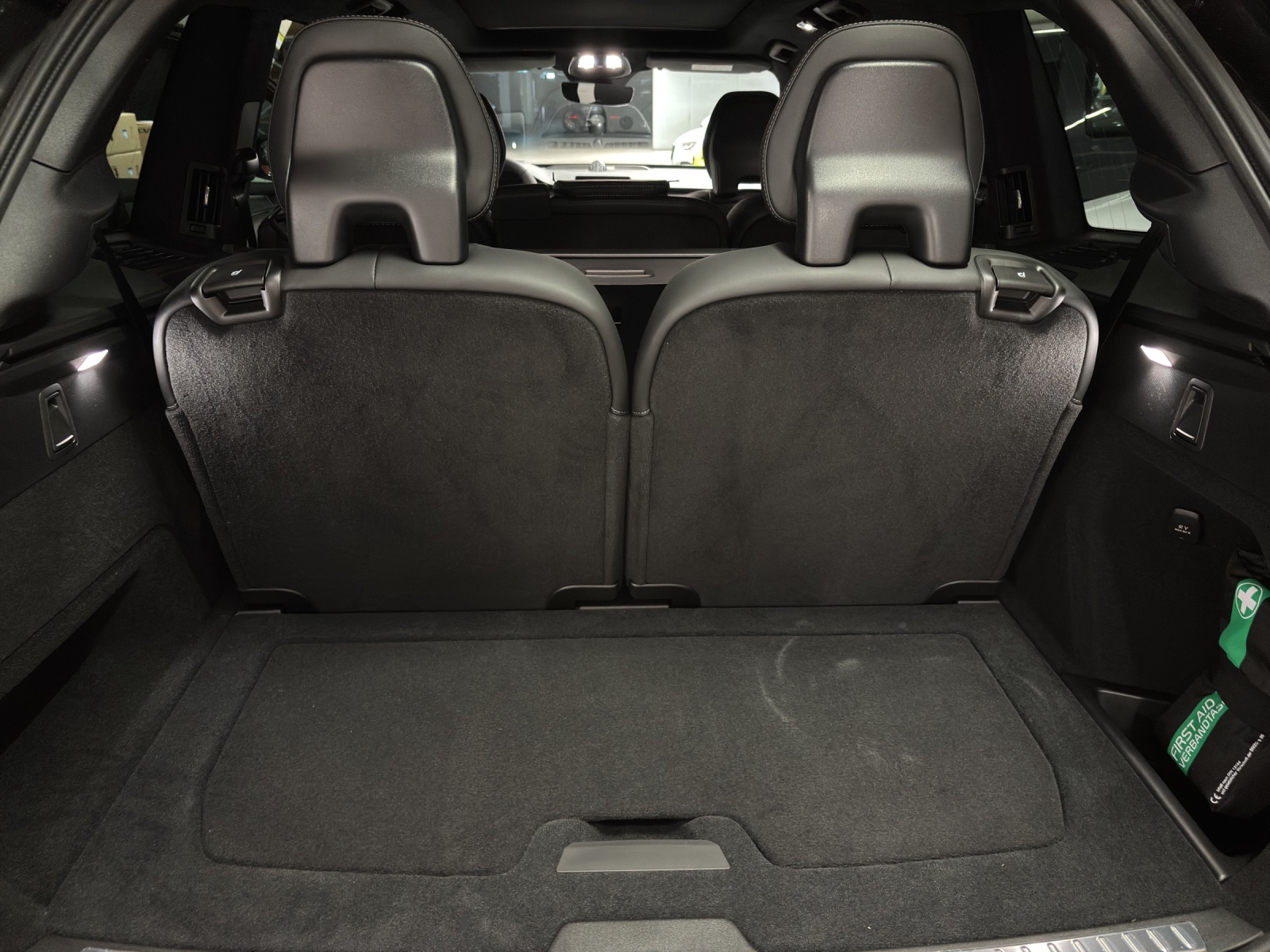 VOLVO XC90 2.0 T8 TE XCLUSIVE Edition Dark eAWD-image-12