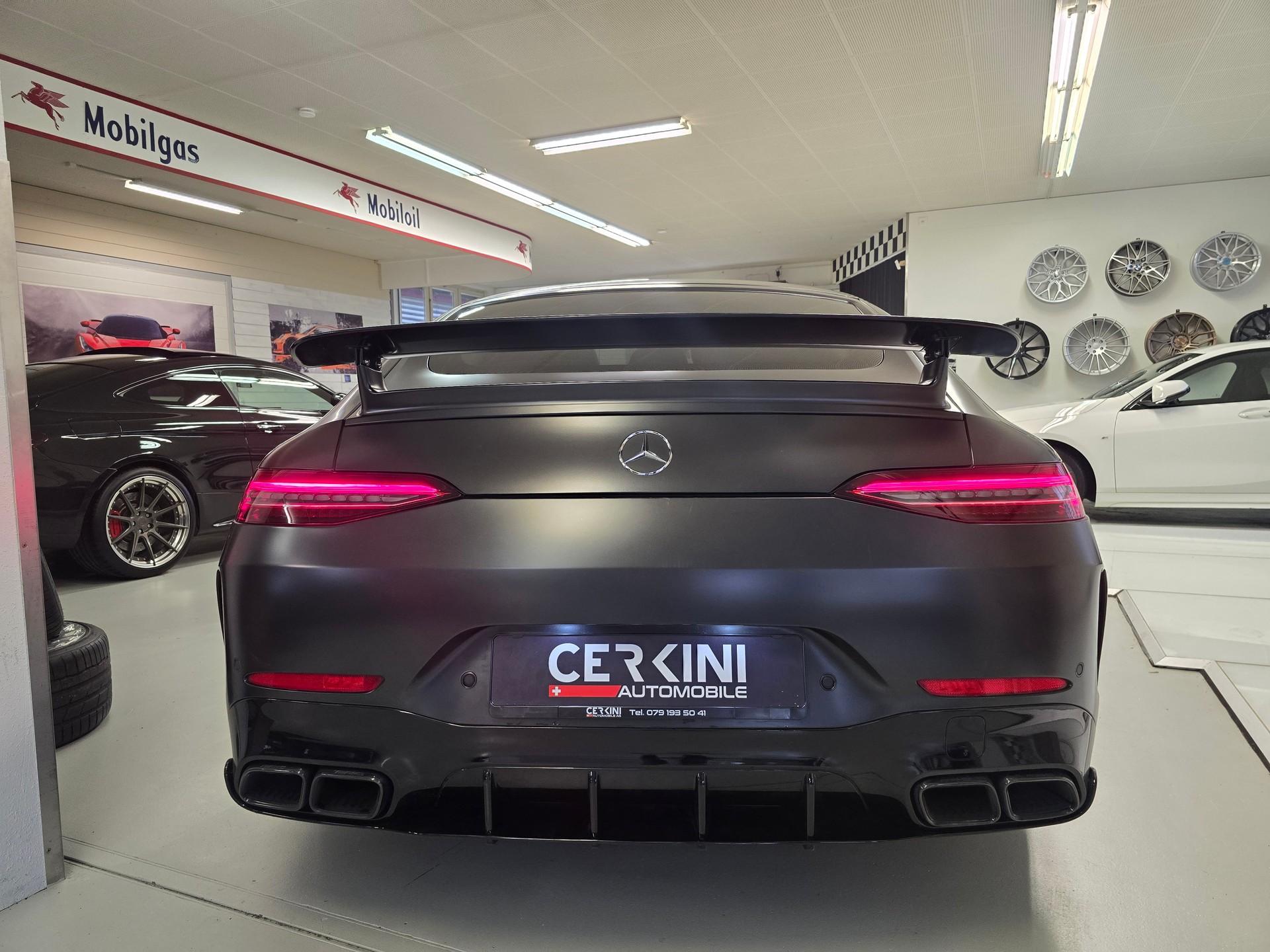 MERCEDES-BENZ AMG GT 4 63 S 4Matic+ Speedshift MCT * CH Fahrzeug * Sonderlackierung * Gratis Service *-image-2