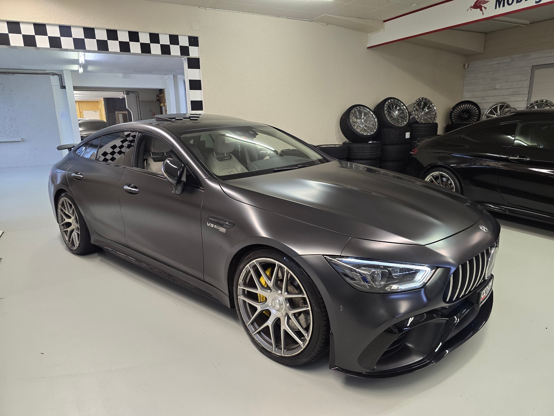 MERCEDES-BENZ AMG GT 4 63 S 4Matic+ Speedshift MCT * CH Fahrzeug * Sonderlackierung * Gratis Service *