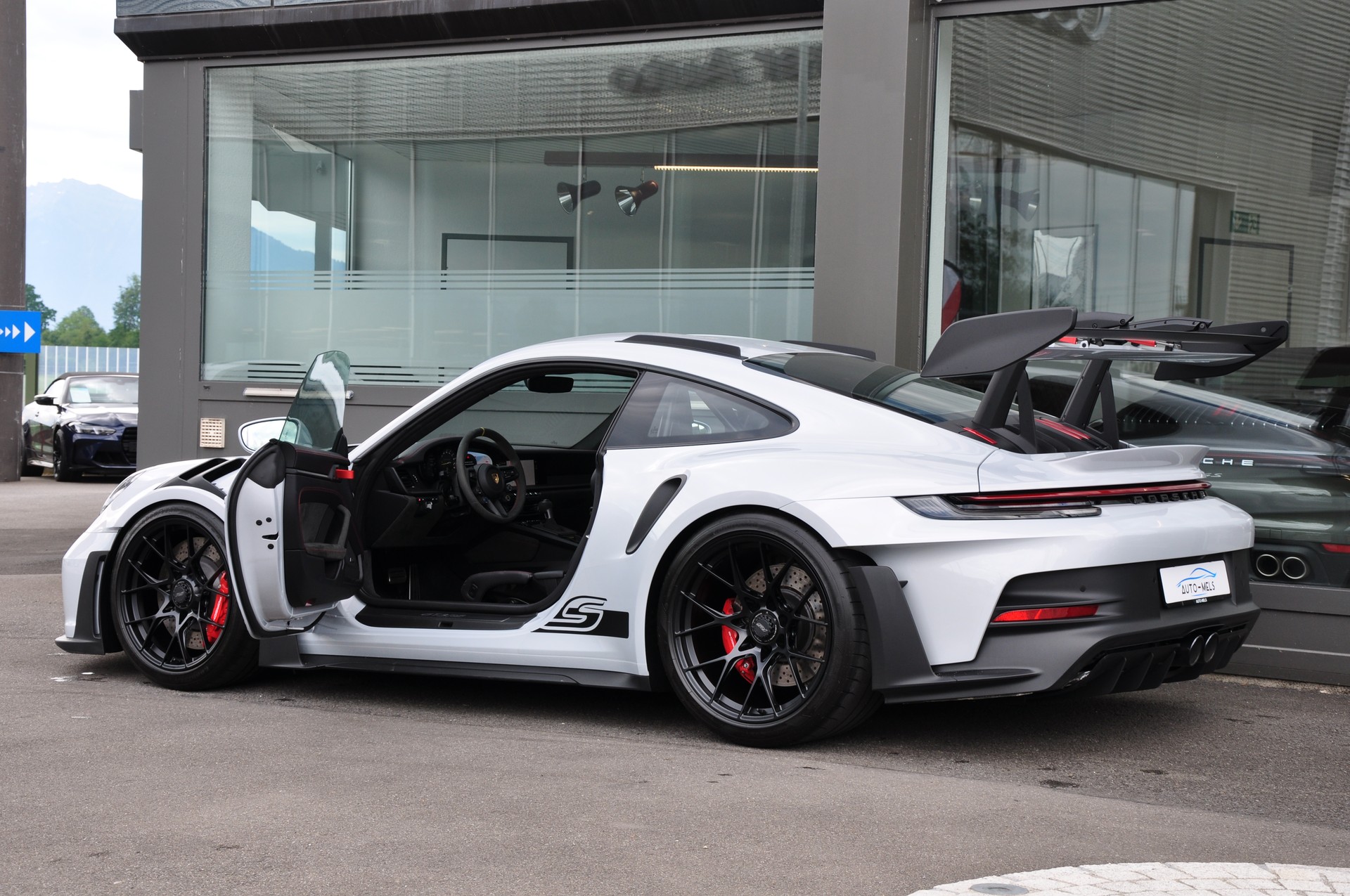 PORSCHE 911 GT3 RS-showroom-element-2
