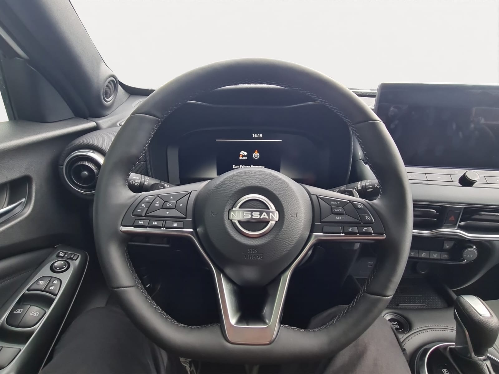 NISSAN Juke 1.0 DIG-T N-Connecta DCT-image-9