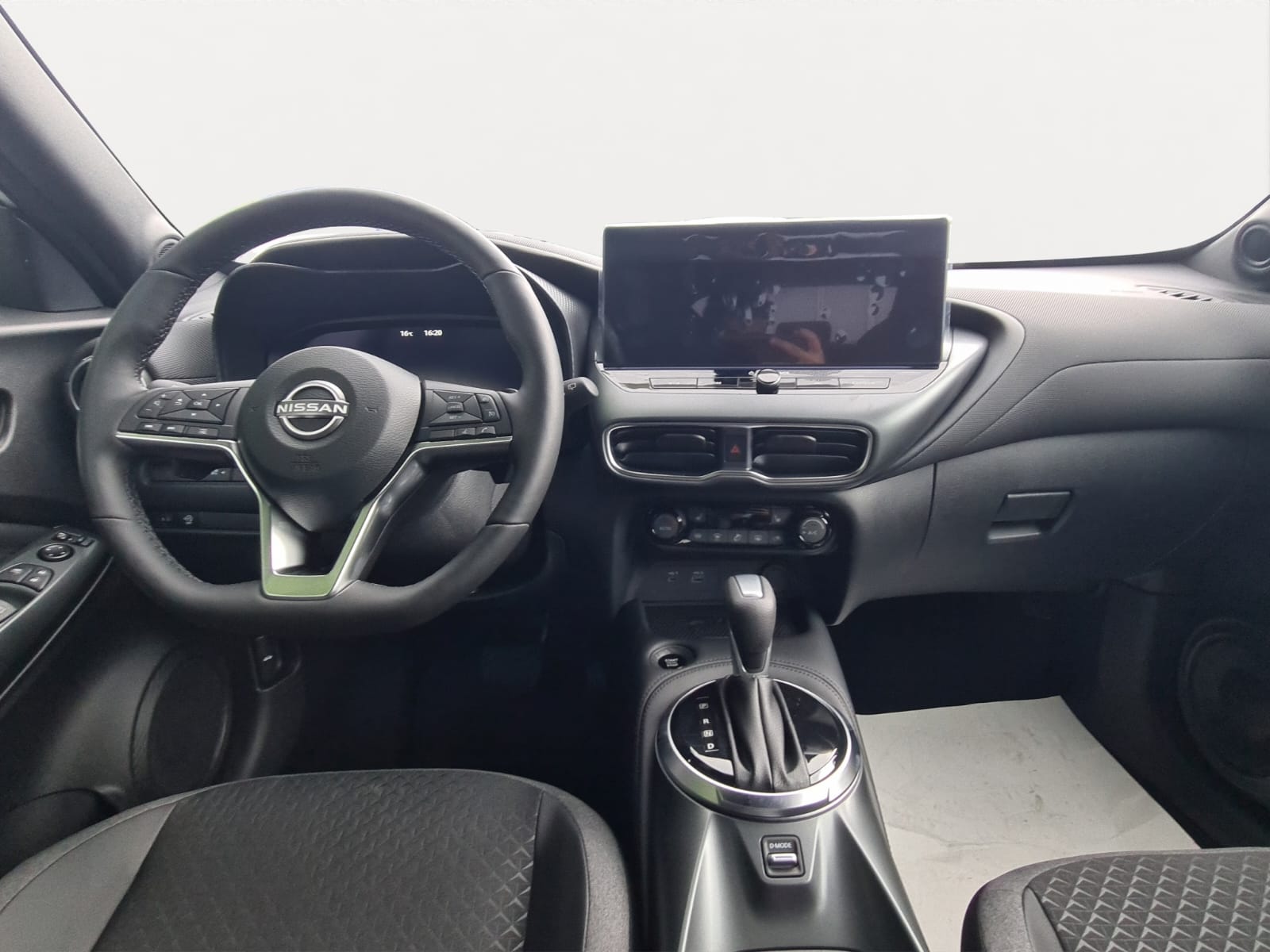 NISSAN Juke 1.0 DIG-T N-Connecta DCT-image-11