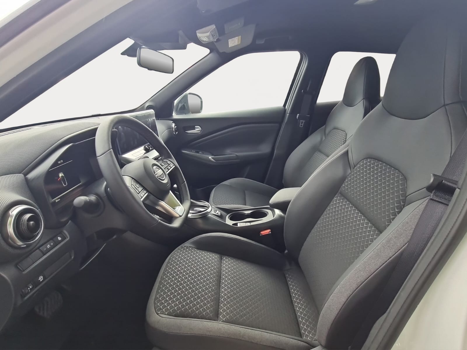 NISSAN Juke 1.0 DIG-T N-Connecta DCT-image-12