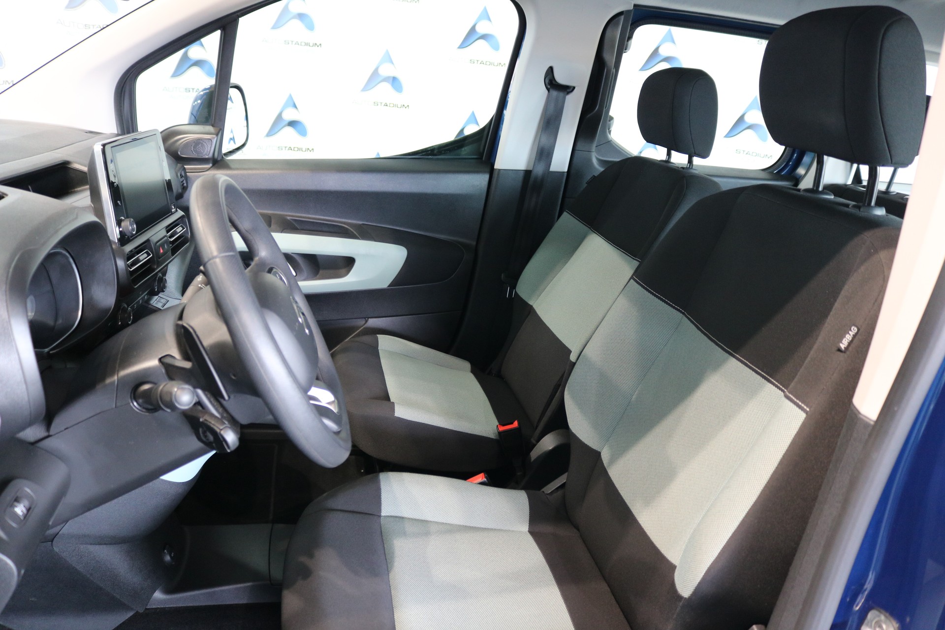 CITROEN Berlingo Feel Pack EAT8-image-4