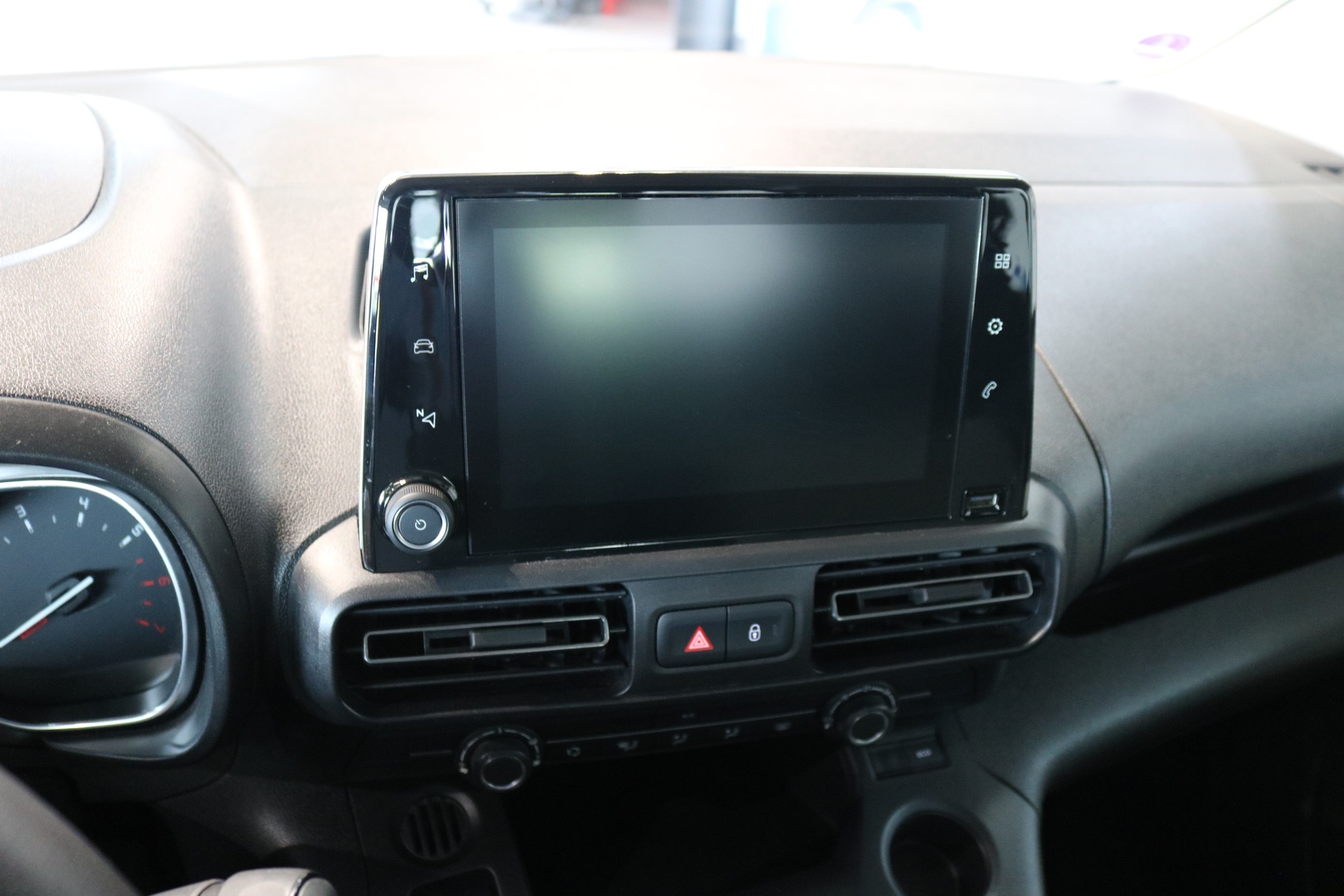 CITROEN Berlingo Feel Pack EAT8-image-39