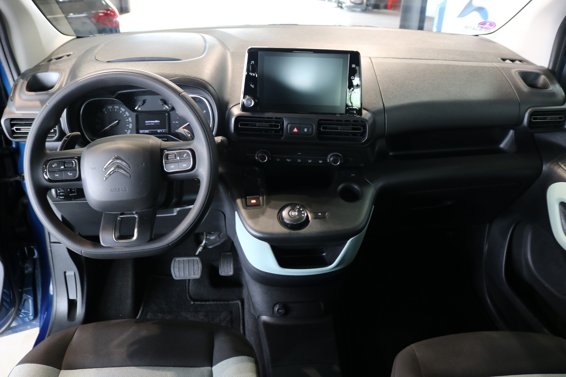 CITROEN Berlingo Feel Pack EAT8-image-36