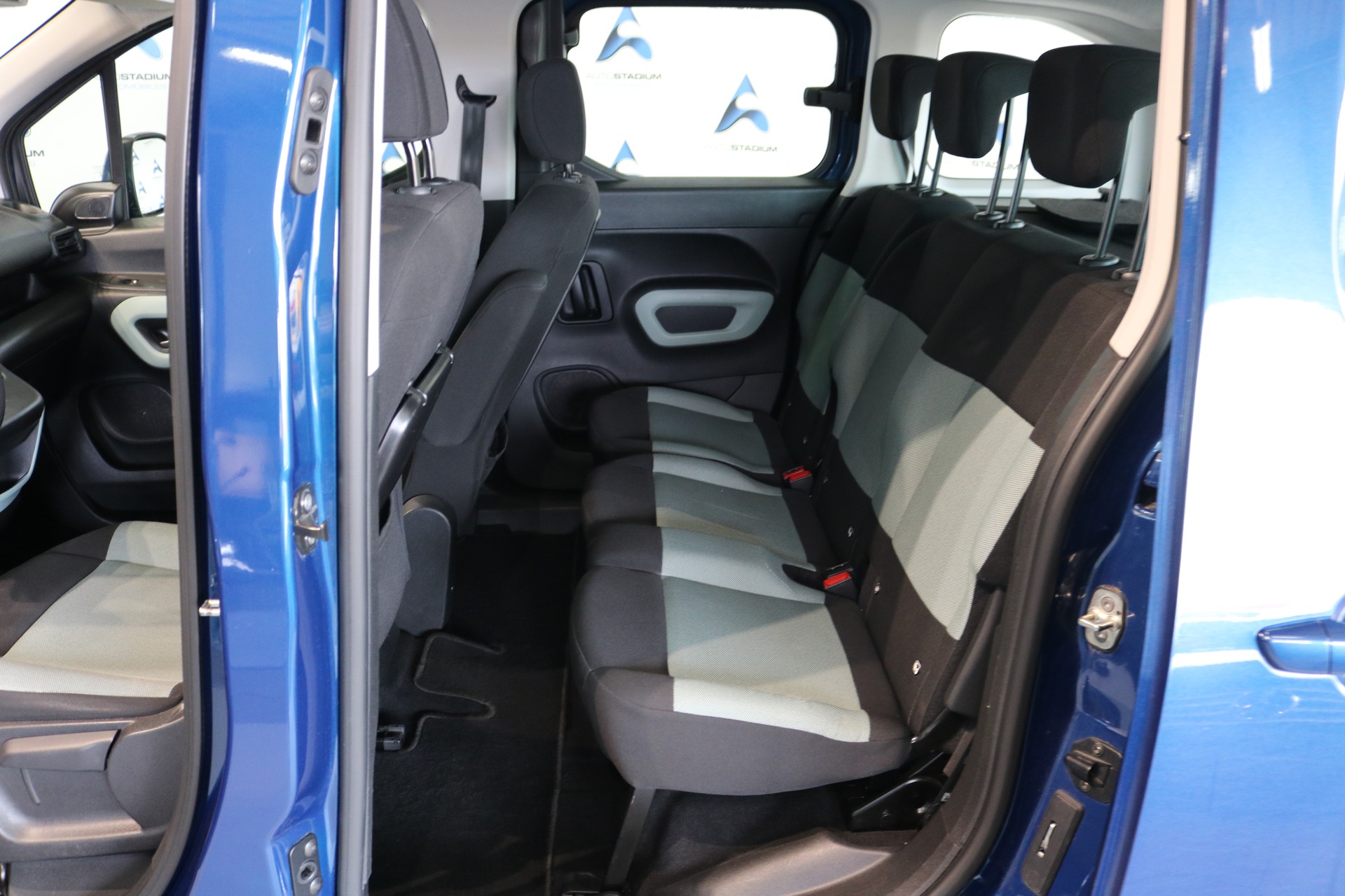 CITROEN Berlingo Feel Pack EAT8-image-35