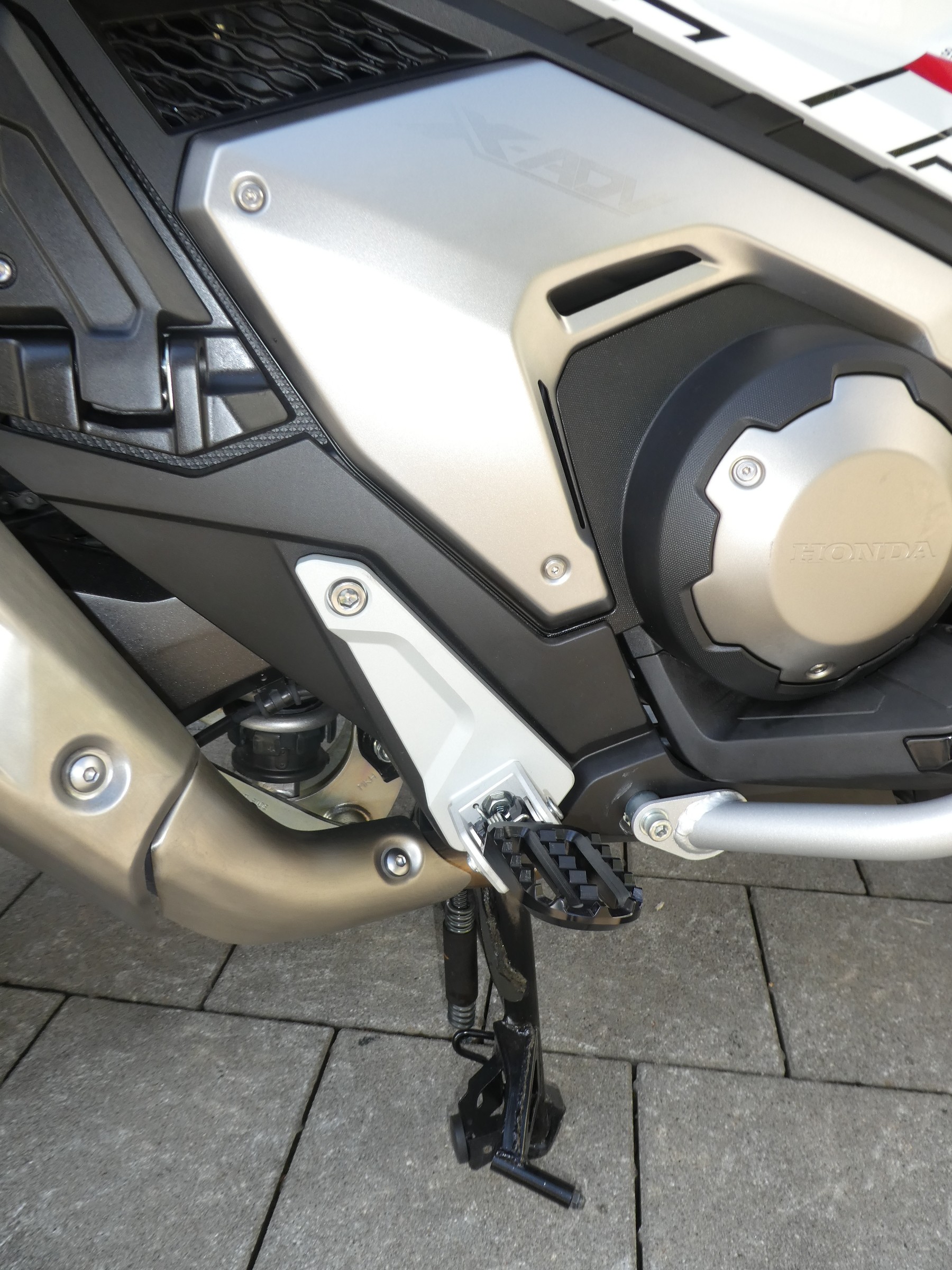 HONDA X-ADV 750-image-5