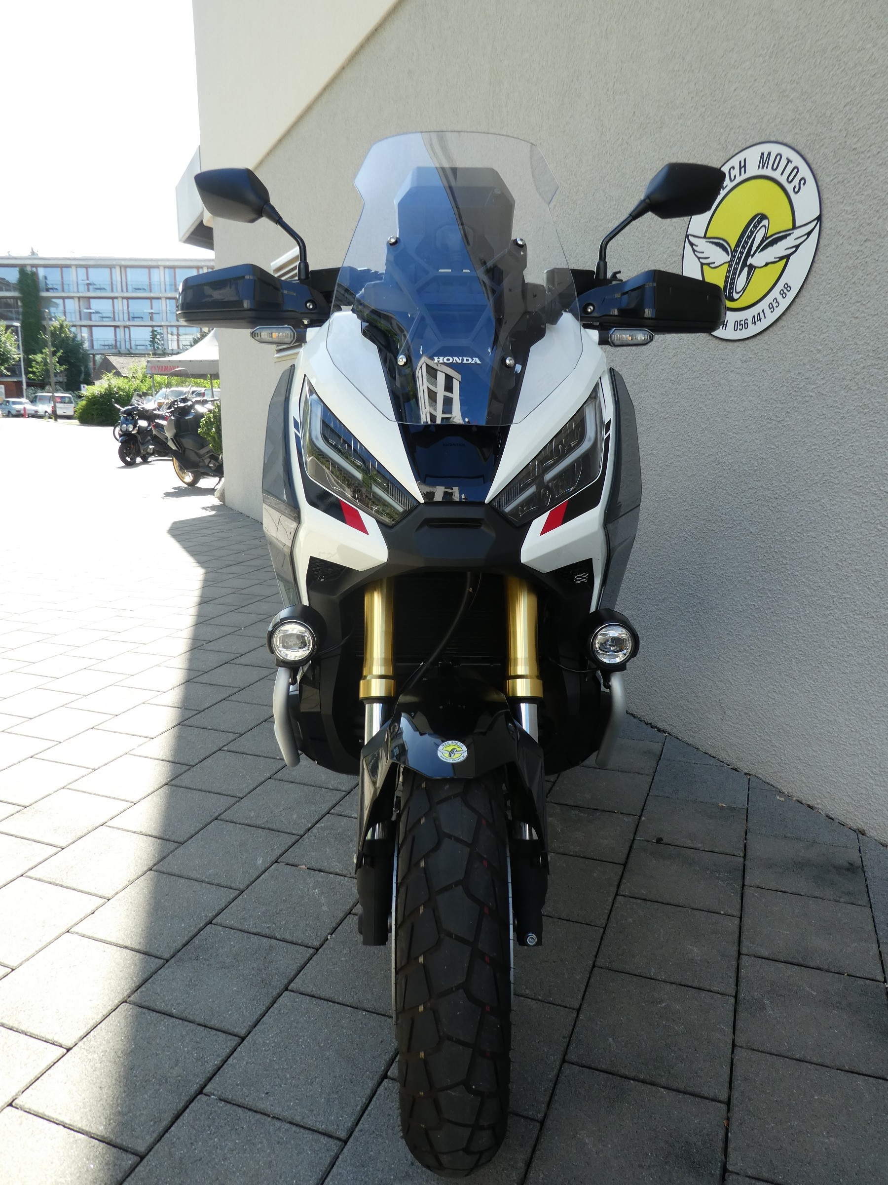 HONDA X-ADV 750-image-2