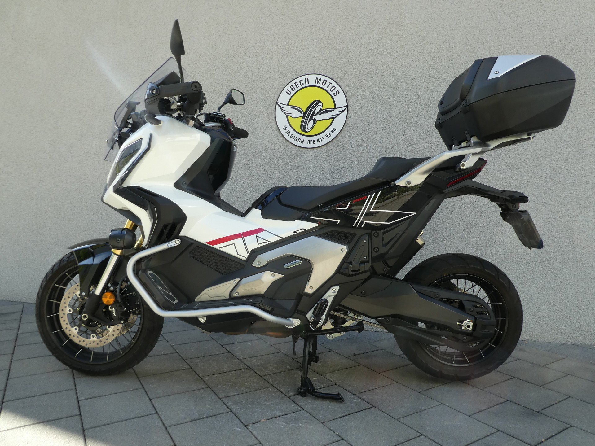HONDA X-ADV 750-image-10
