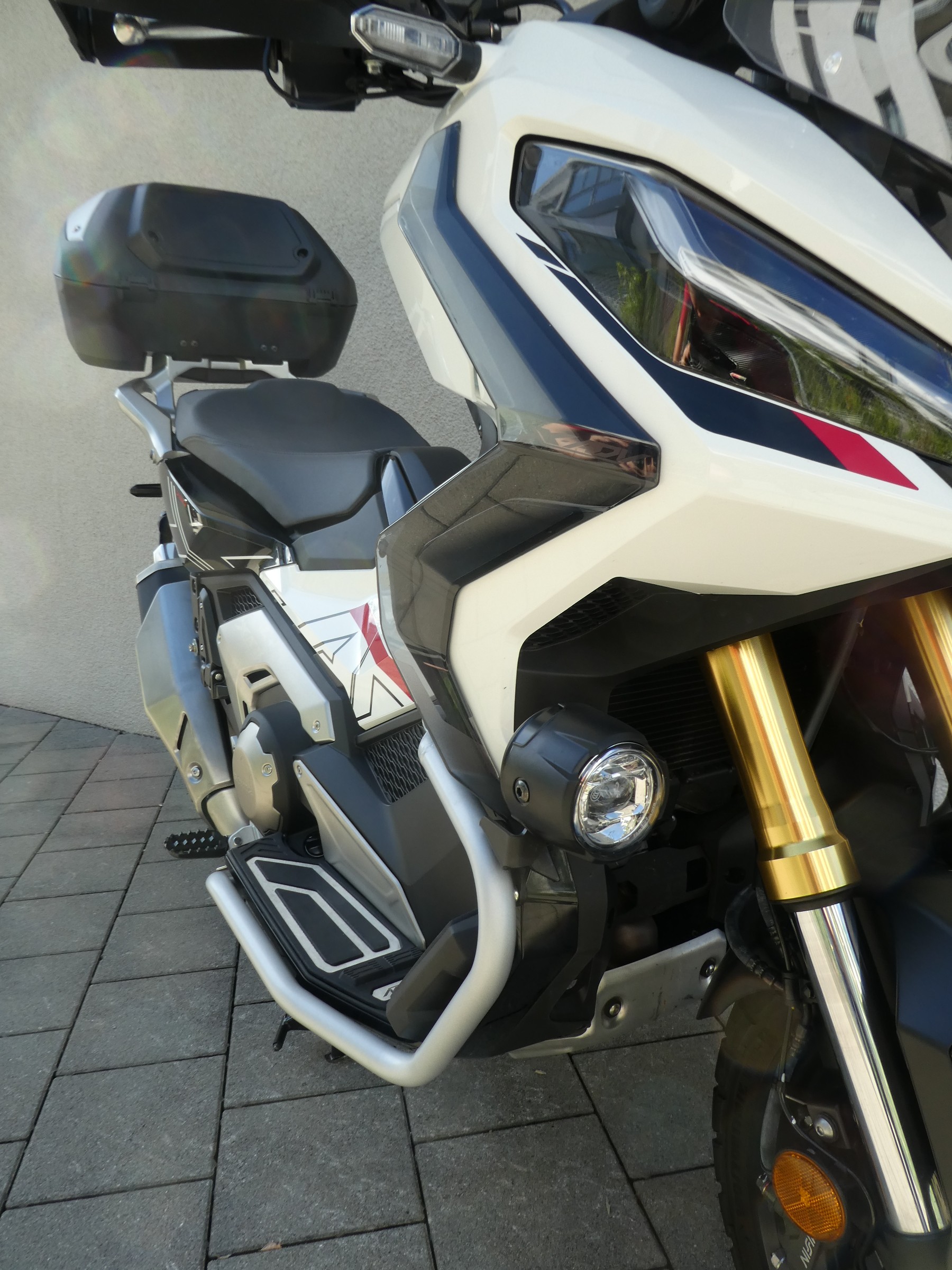 HONDA X-ADV 750-image-3