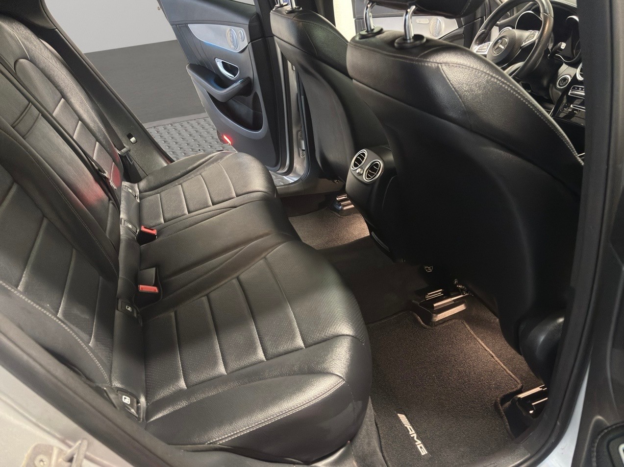 MERCEDES-BENZ GLC 350 e AMG Line 4Matic 7G-Tronic-image-13