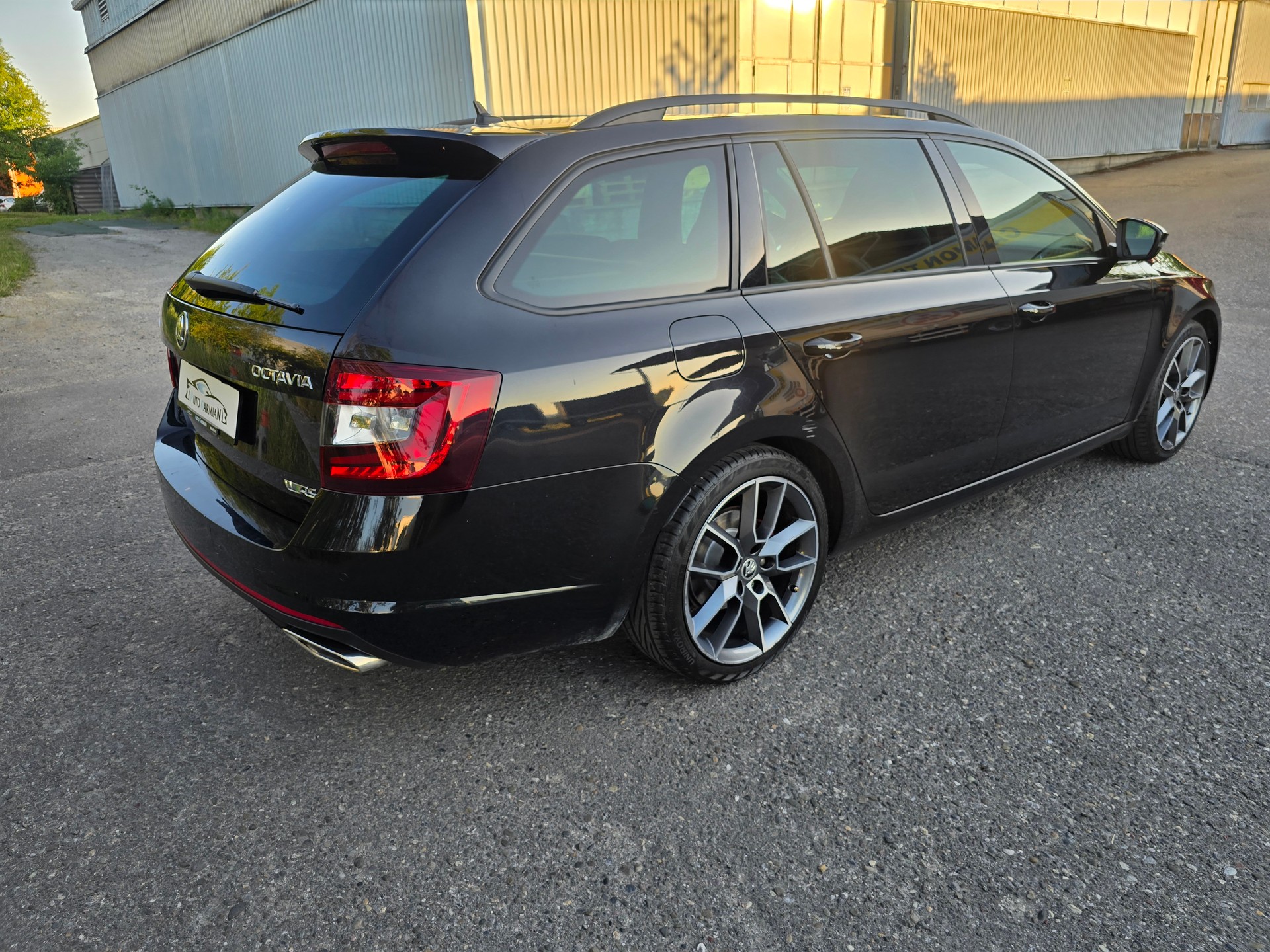 SKODA Octavia Combi 2.0 TDI RS 4x4 DSG-image-5