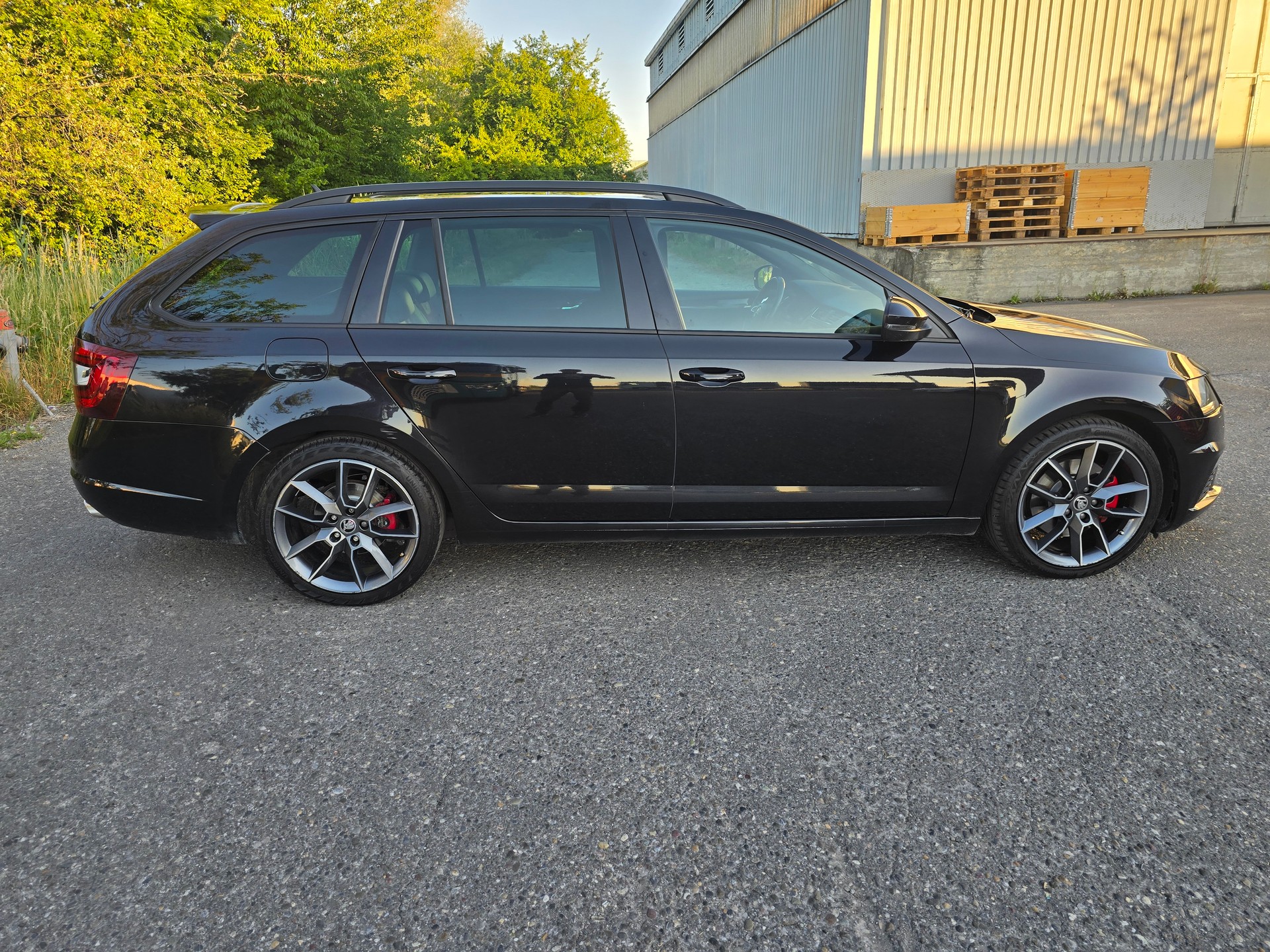 SKODA Octavia Combi 2.0 TDI RS 4x4 DSG-image-9