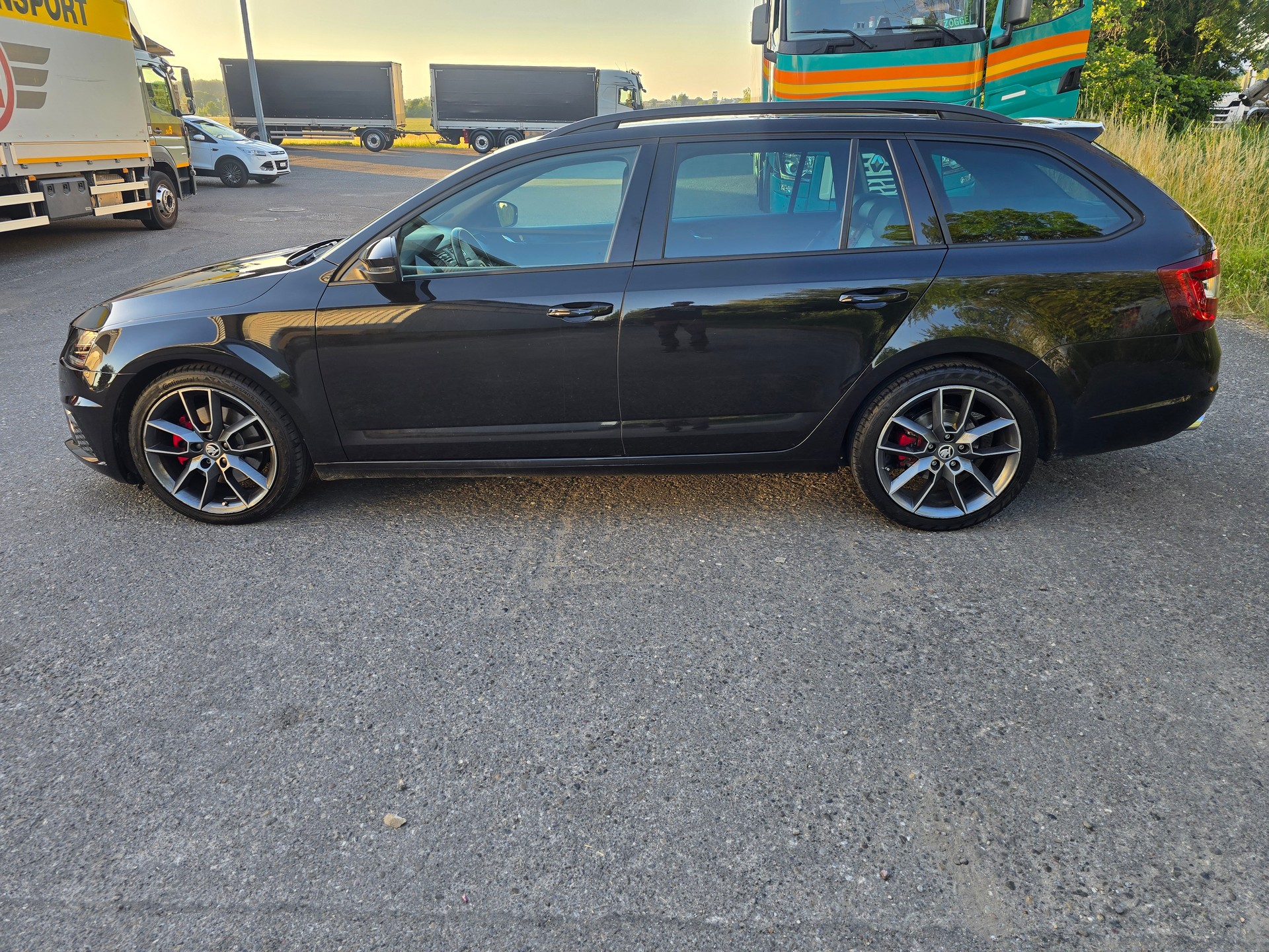 SKODA Octavia Combi 2.0 TDI RS 4x4 DSG-image-8