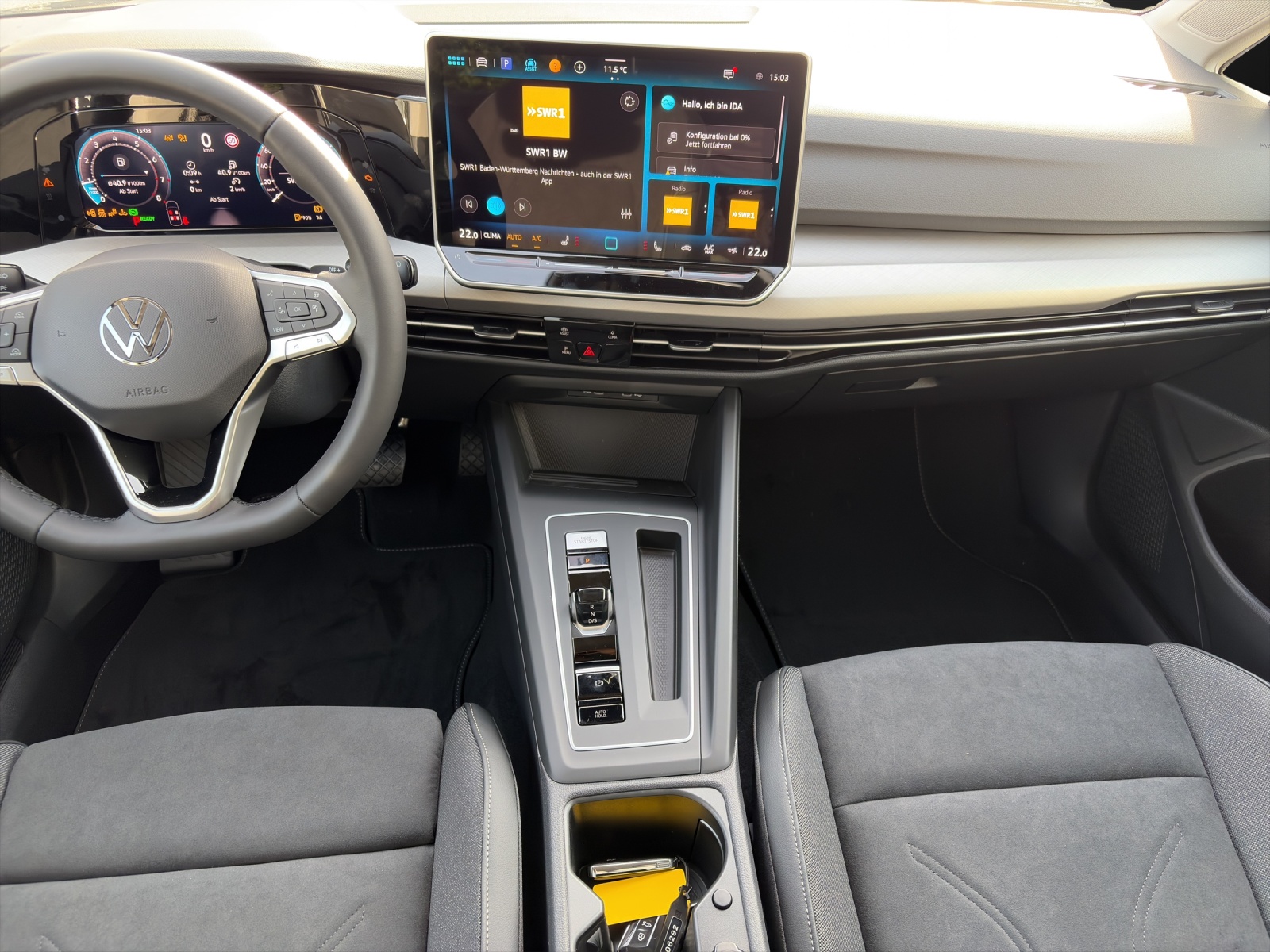 VW Golf 1.5 TSI Basis-image-11