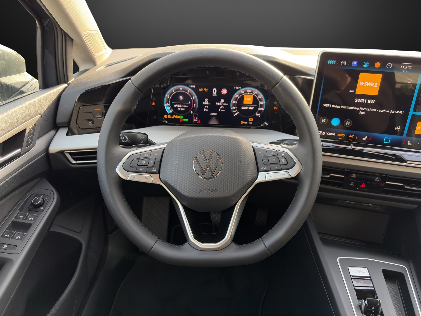 VW Golf 1.5 TSI Basis-image-10