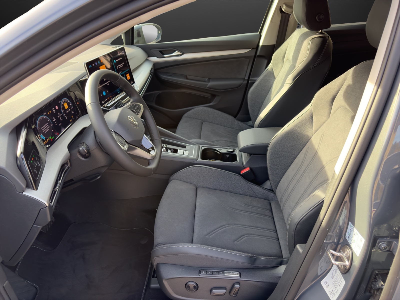VW Golf 1.5 TSI Basis-image-7