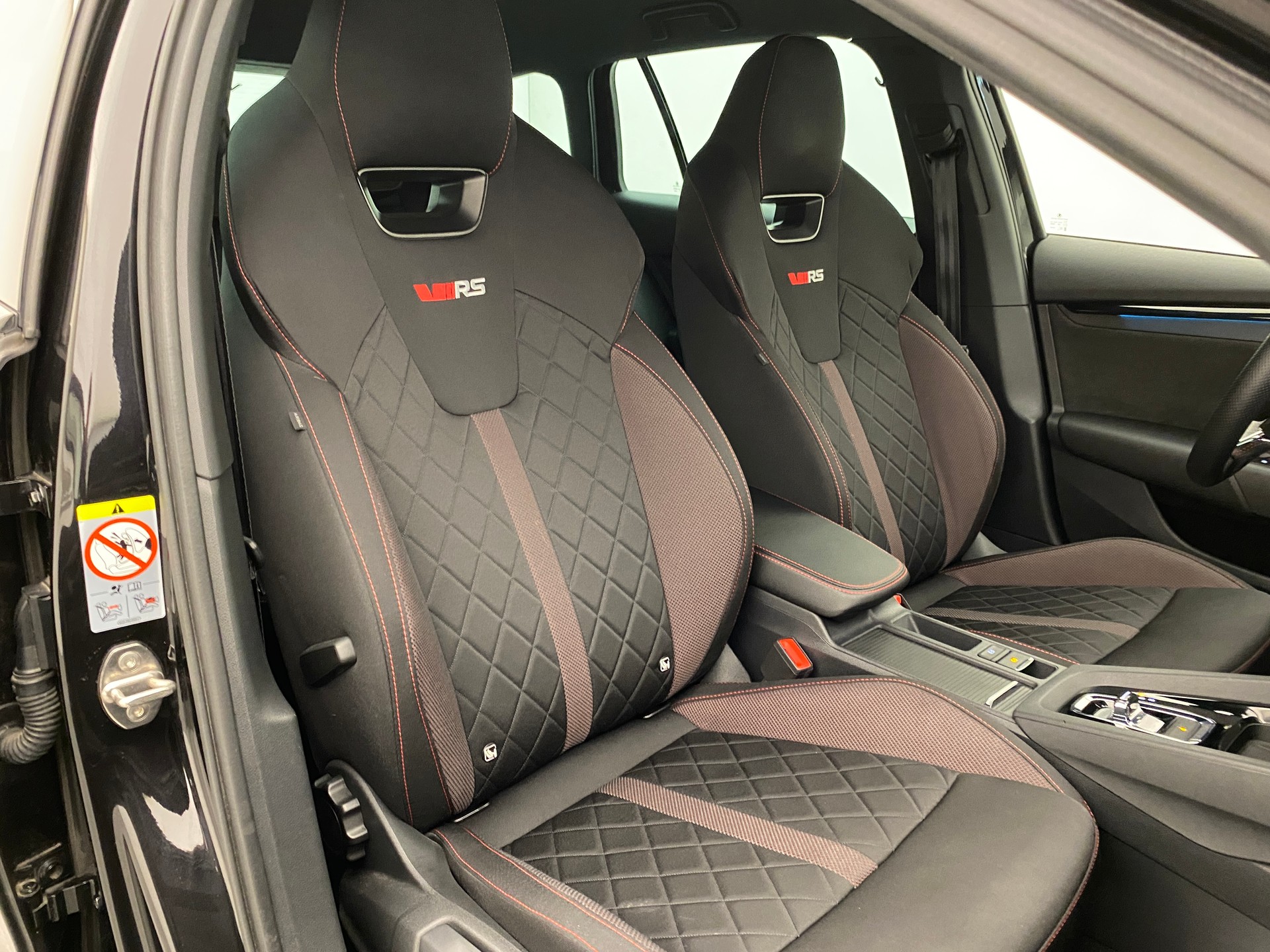 SKODA Octavia 2.0 TSI DSG RS-image-11