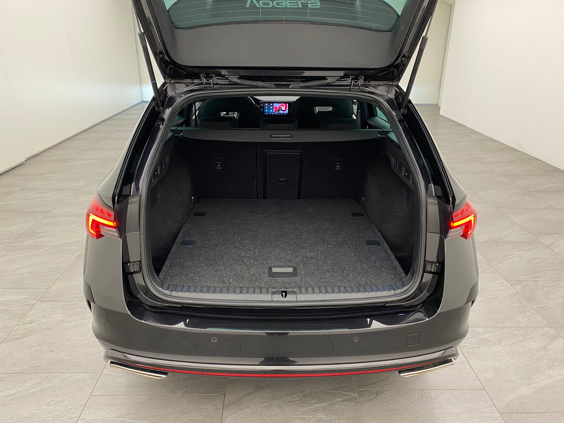 SKODA Octavia 2.0 TSI DSG RS-image-15
