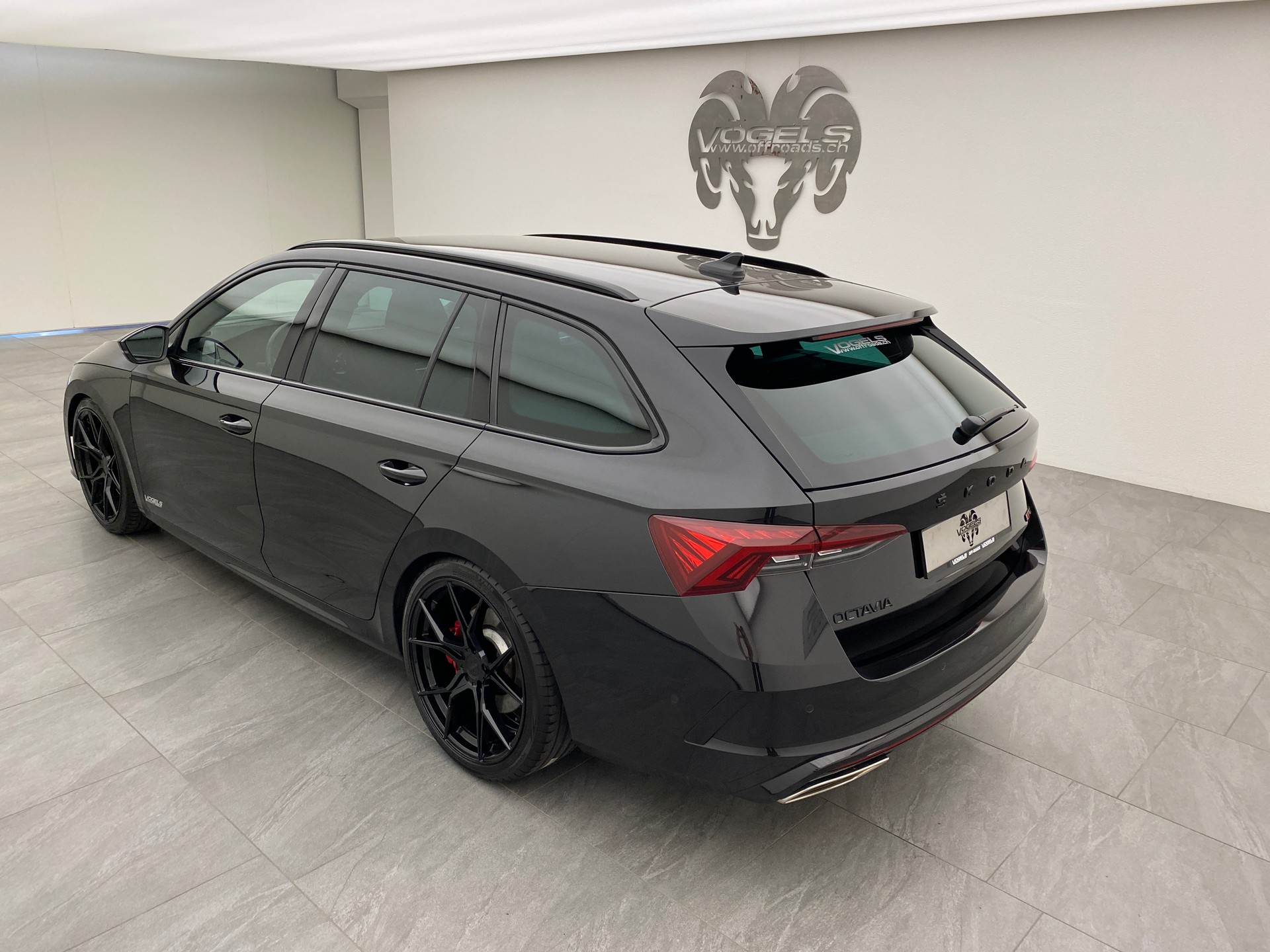 SKODA Octavia 2.0 TSI DSG RS-image-5
