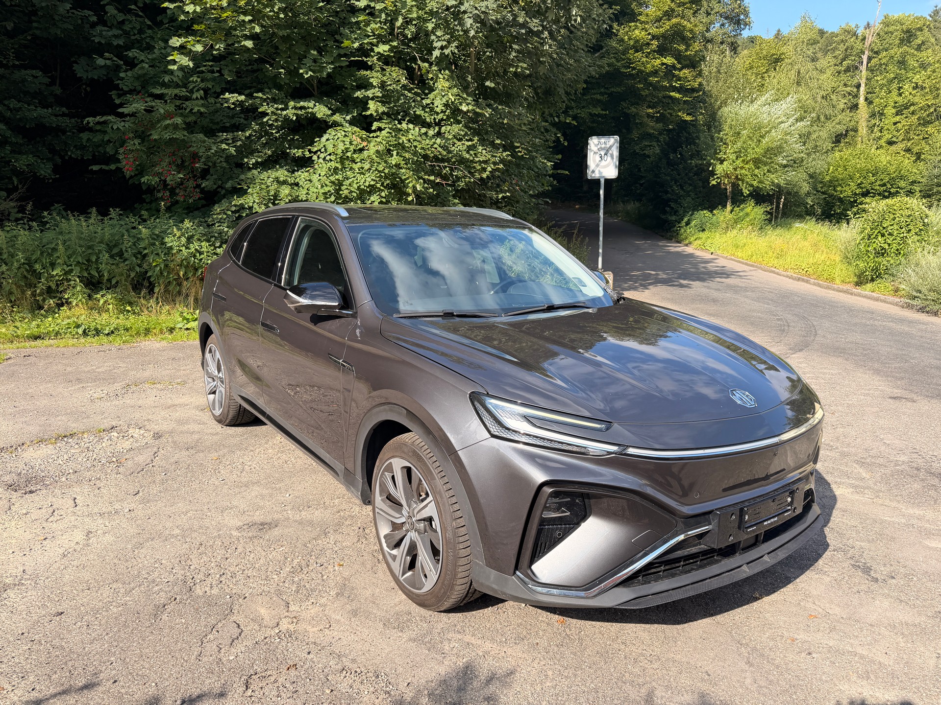 MG Marvel R EV 70kWh Performance AWD-showroom-element-2