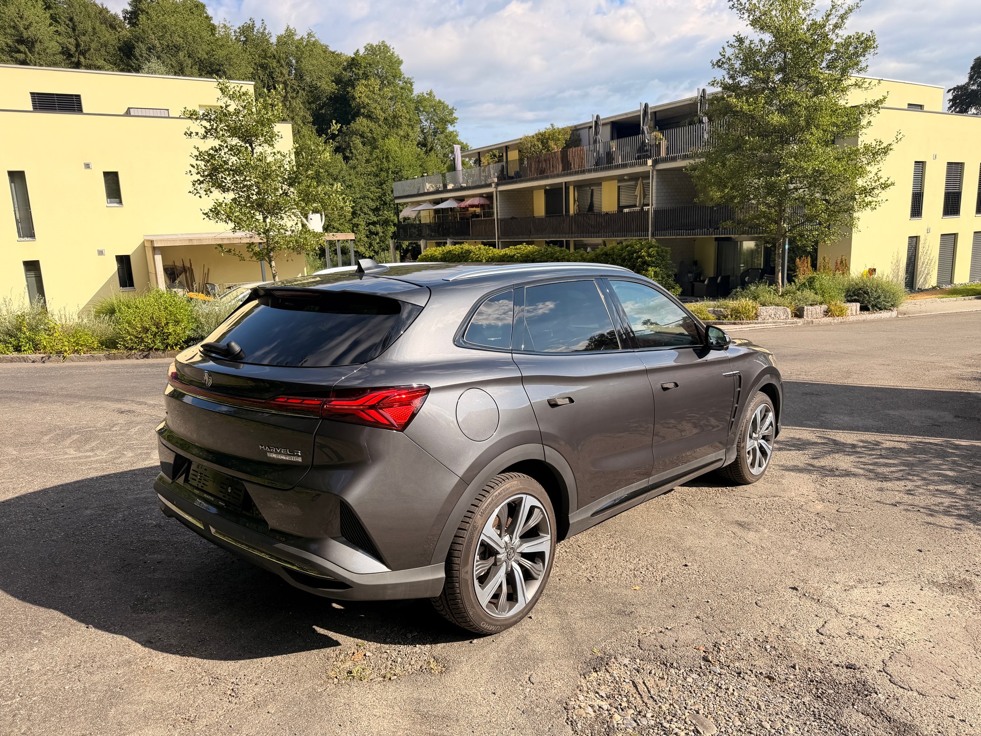 MG Marvel R EV 70kWh Performance AWD-showroom-element-3