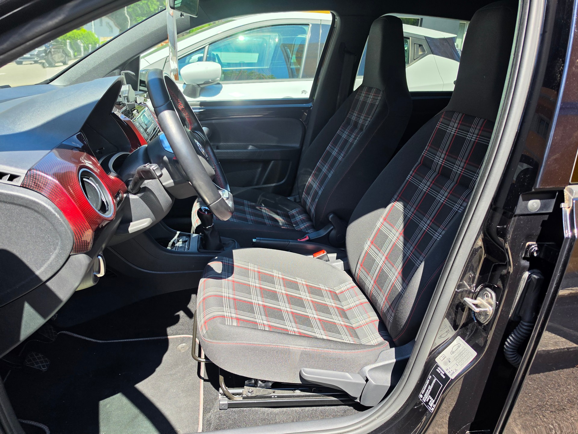 VW Up 1.0 TSI GTI-image-4