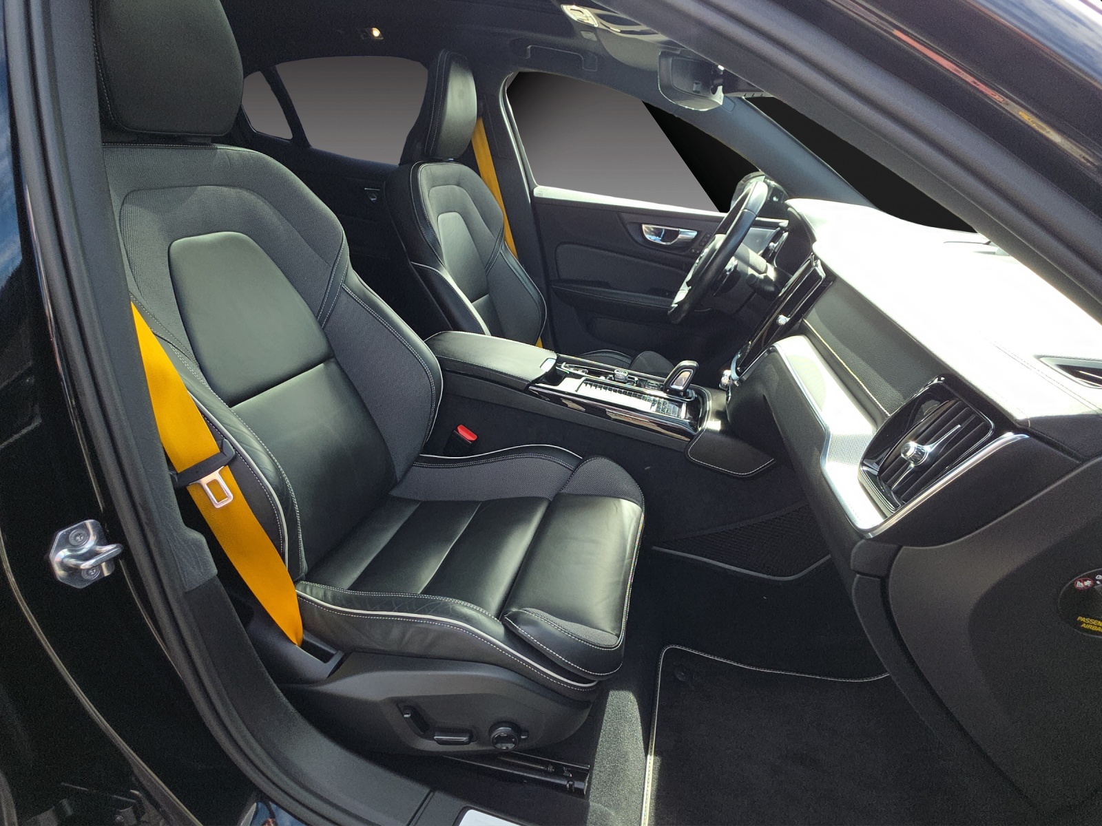 VOLVO S60 T8 e AWD Twin Engine Polestar Geartronic-image-16