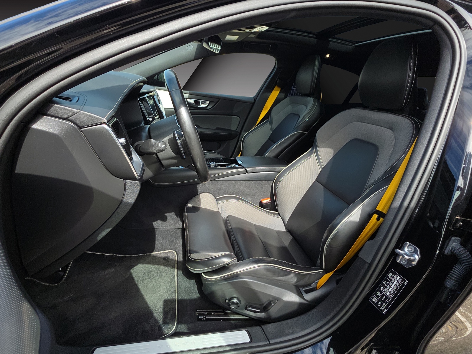 VOLVO S60 T8 e AWD Twin Engine Polestar Geartronic-image-14