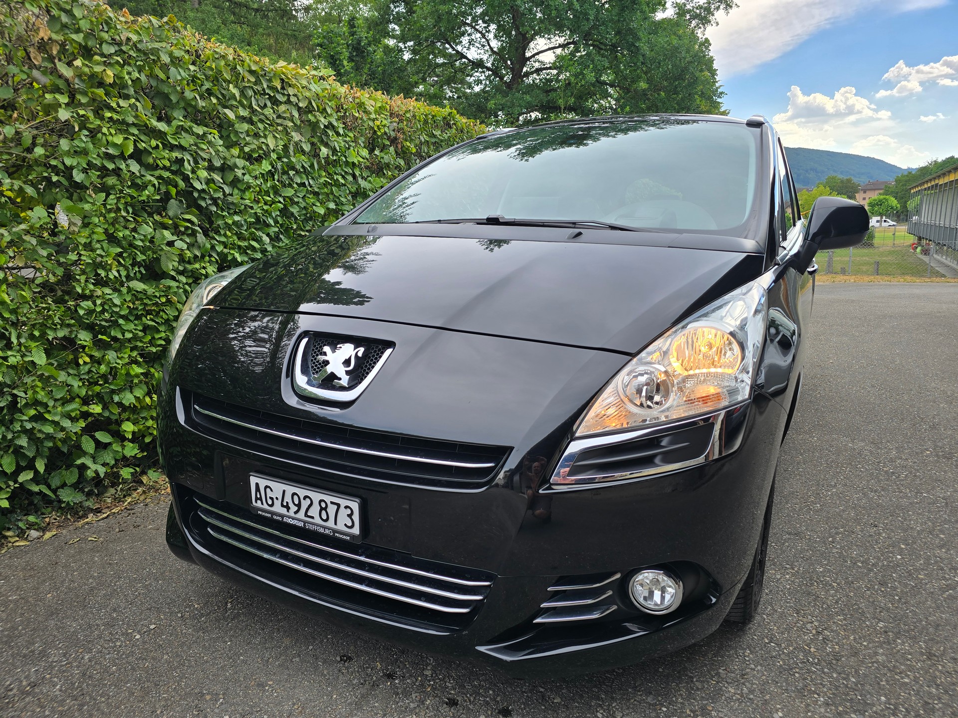 PEUGEOT 5008 2.0 HDI Business-image-1