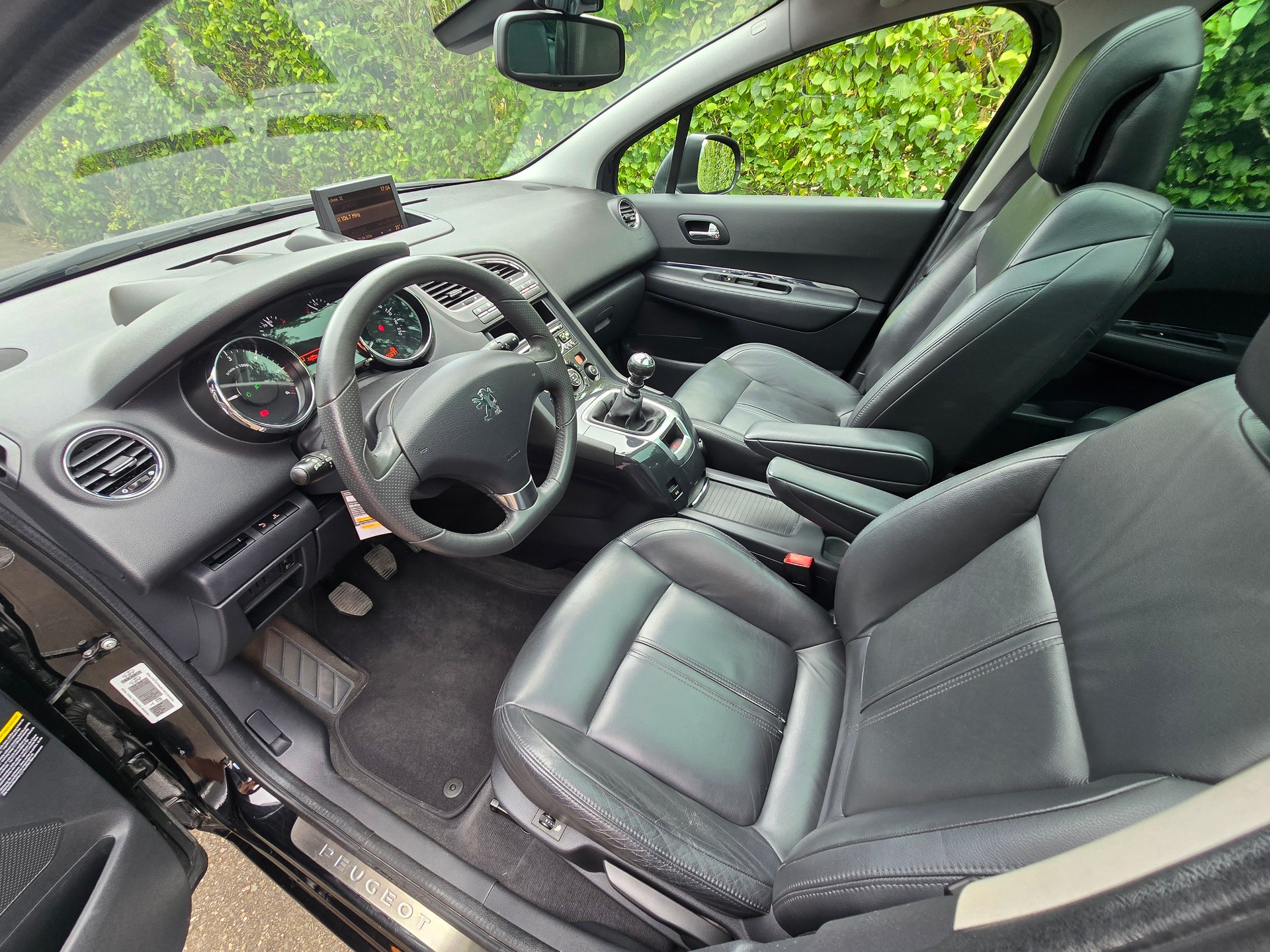 PEUGEOT 5008 2.0 HDI Business-image-10