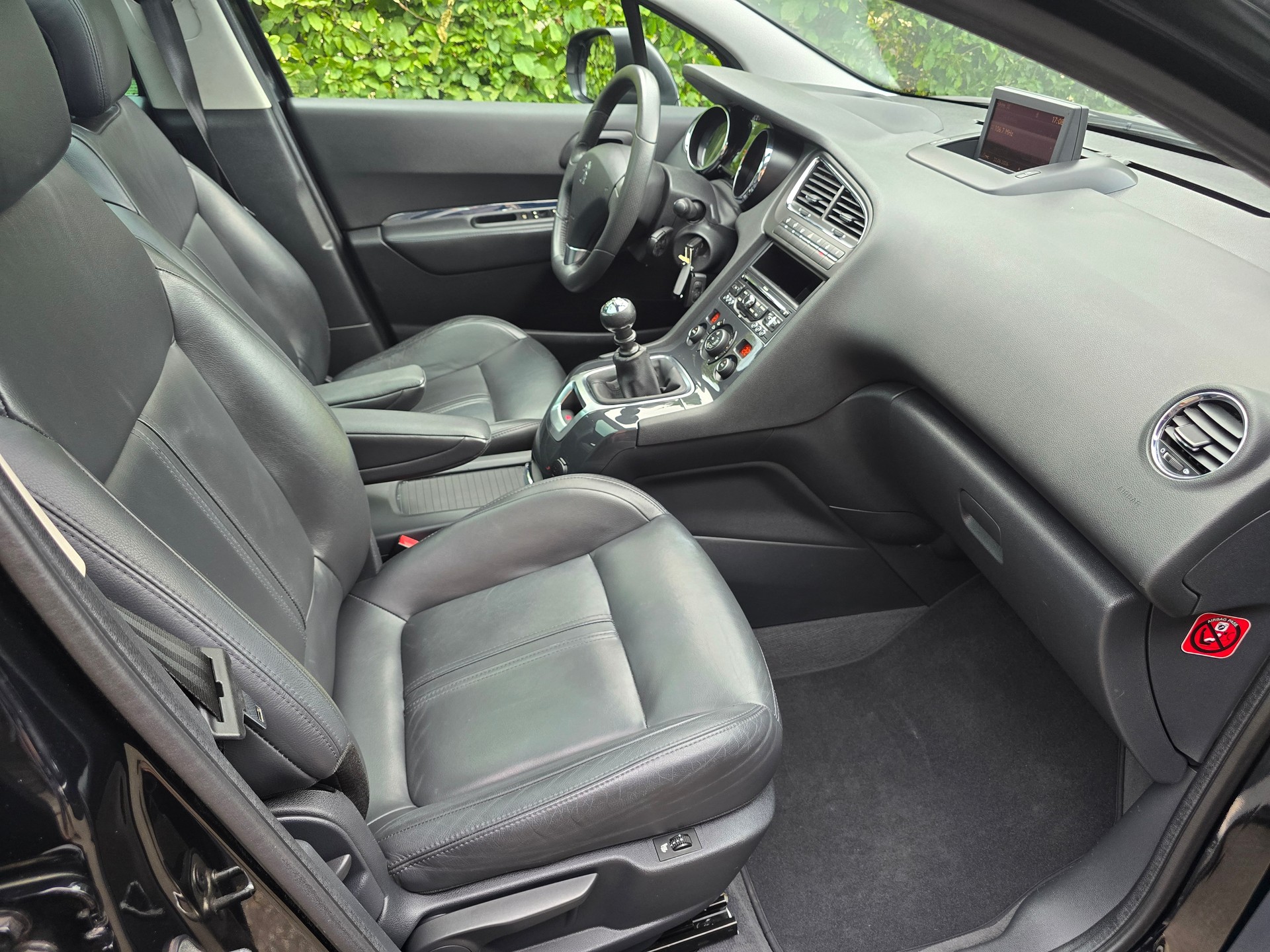 PEUGEOT 5008 2.0 HDI Business-image-11