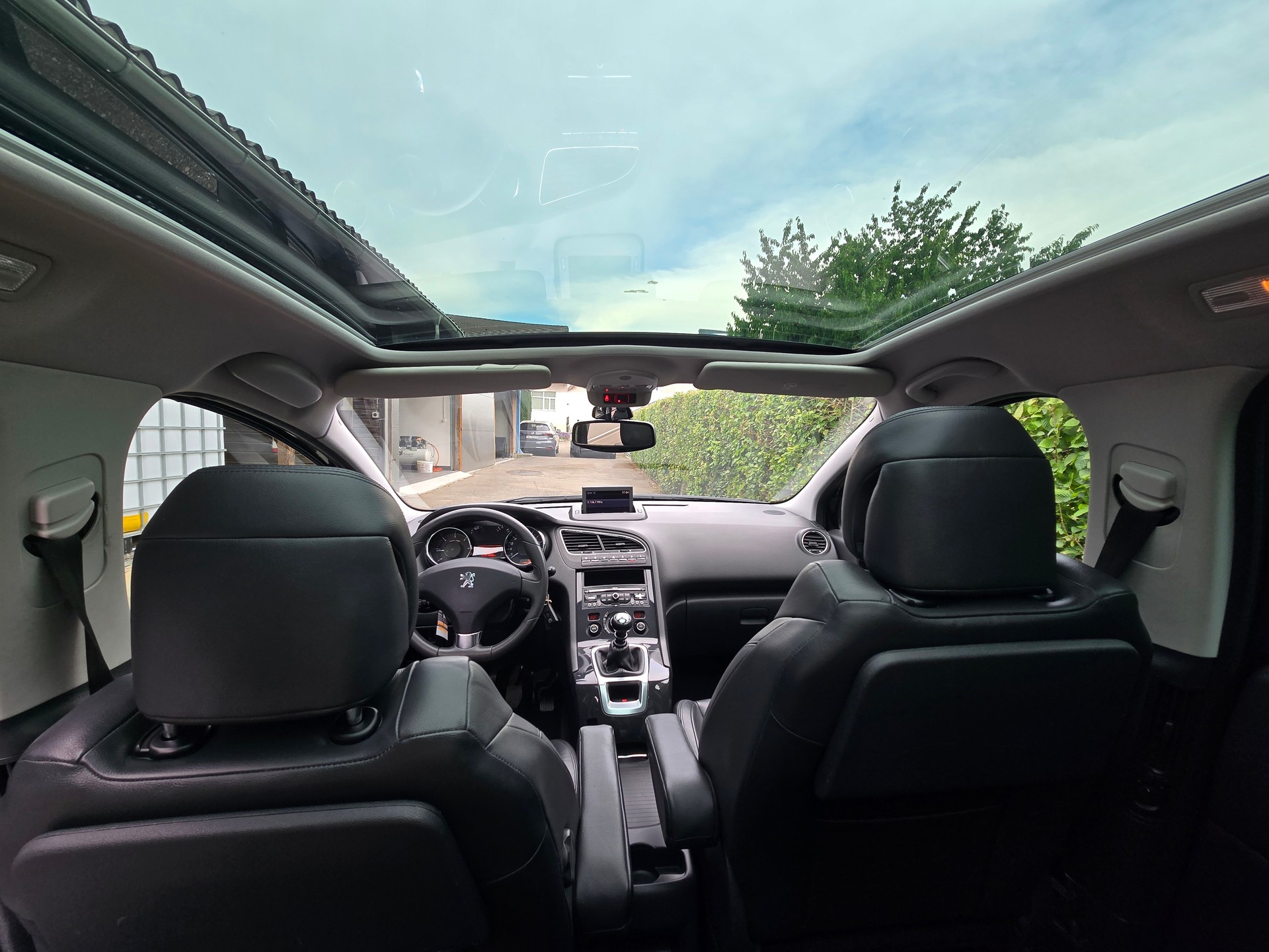 PEUGEOT 5008 2.0 HDI Business-image-9