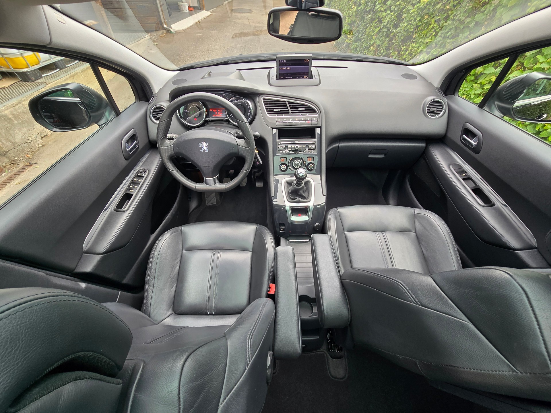 PEUGEOT 5008 2.0 HDI Business-image-8