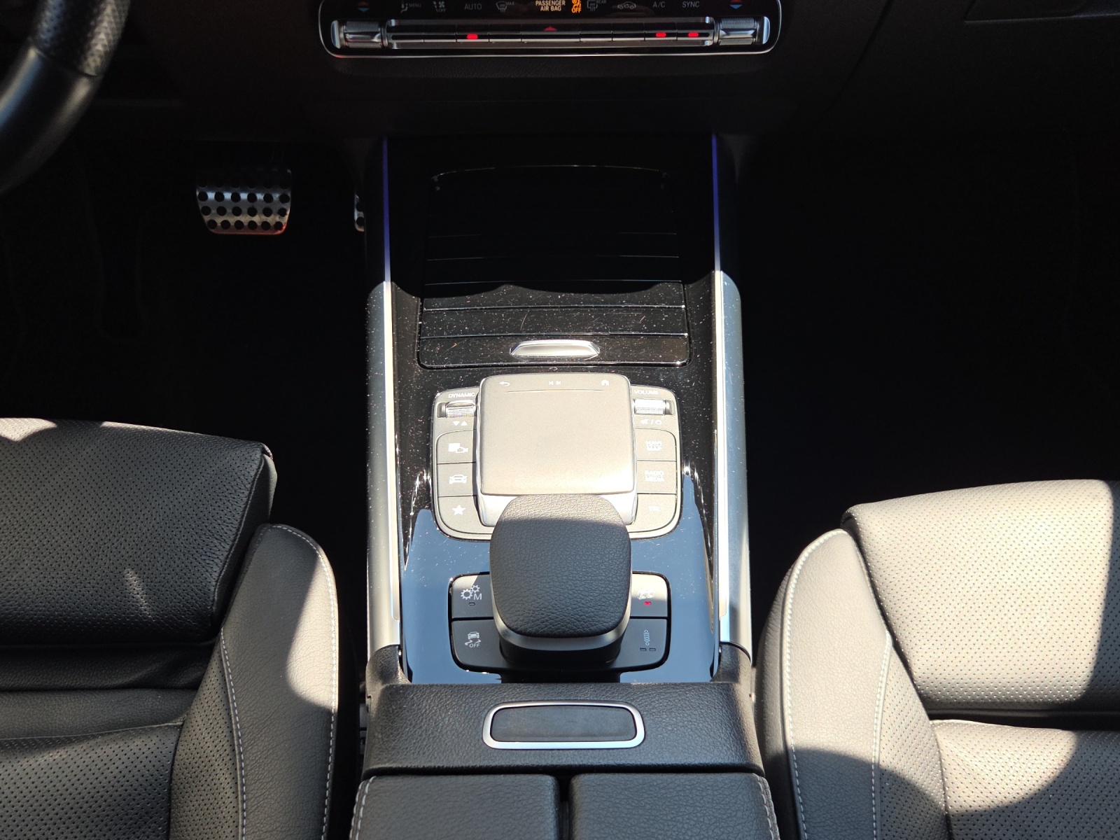 MERCEDES-BENZ GLA 45 AMG 4Matic+ 8G-Speedshift DCT-image-13