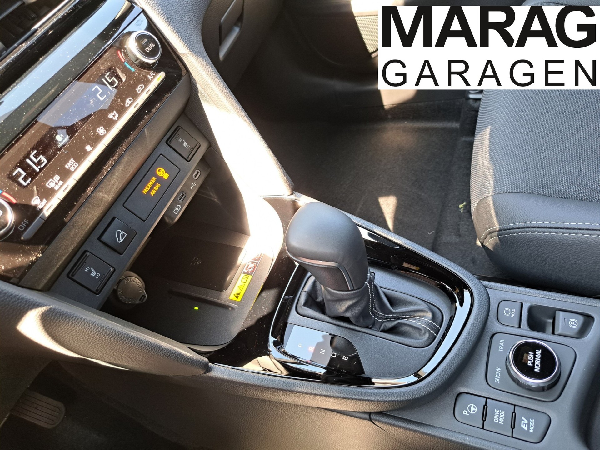 TOYOTA Yaris Cross 1.5 Premium AWDi e-CVT-image-12