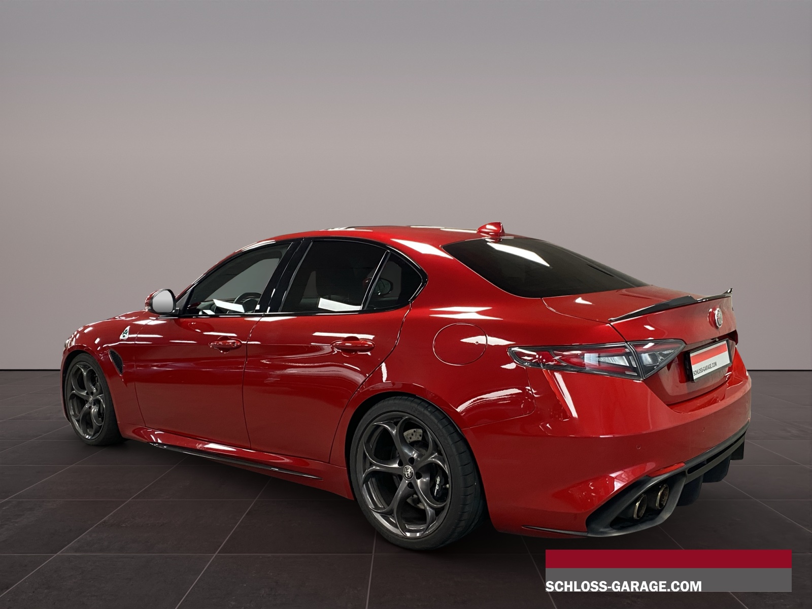 ALFA ROMEO Giulia 2.9 V6 Quadrifoglio-showroom-element-3