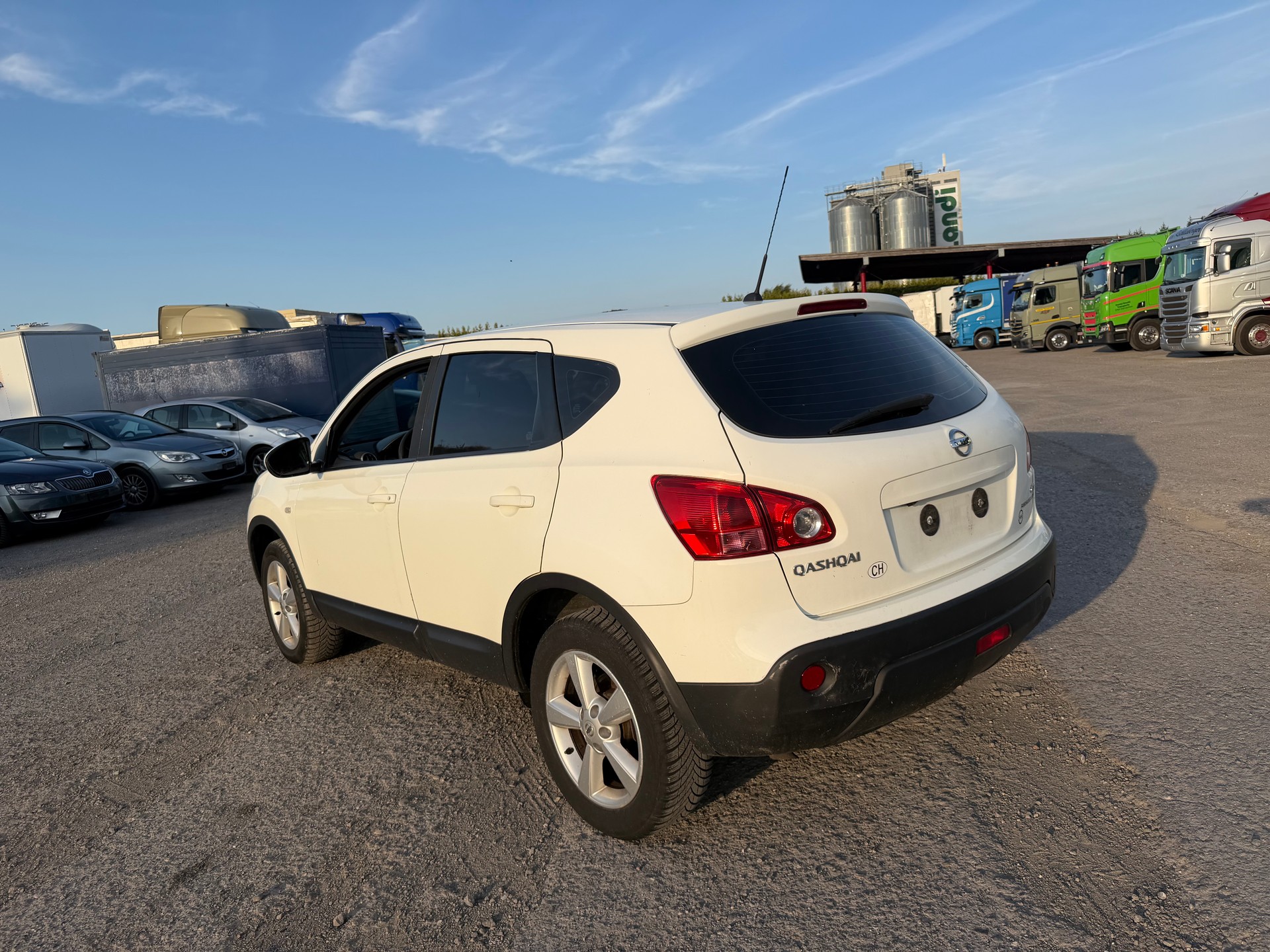 NISSAN Qashqai 2.0 dCi 4WD tekna-image-3