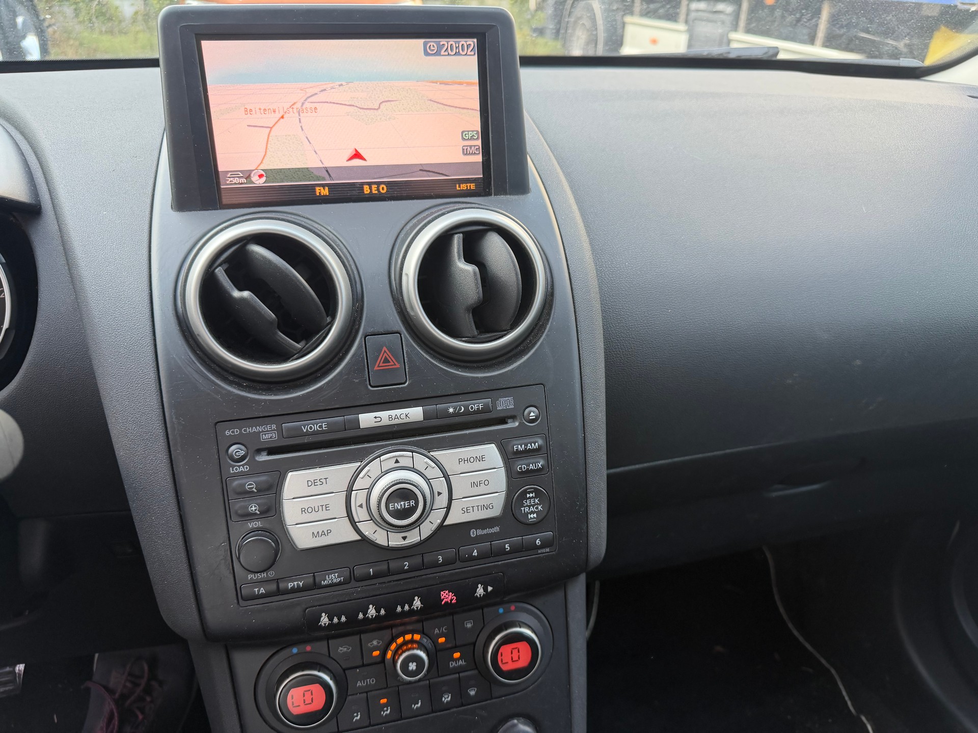 NISSAN Qashqai 2.0 dCi 4WD tekna-image-6