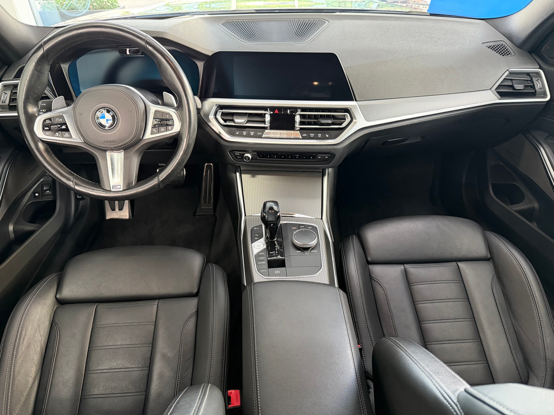 BMW 330e x DriveTouring M Sport Steptronic-image-10