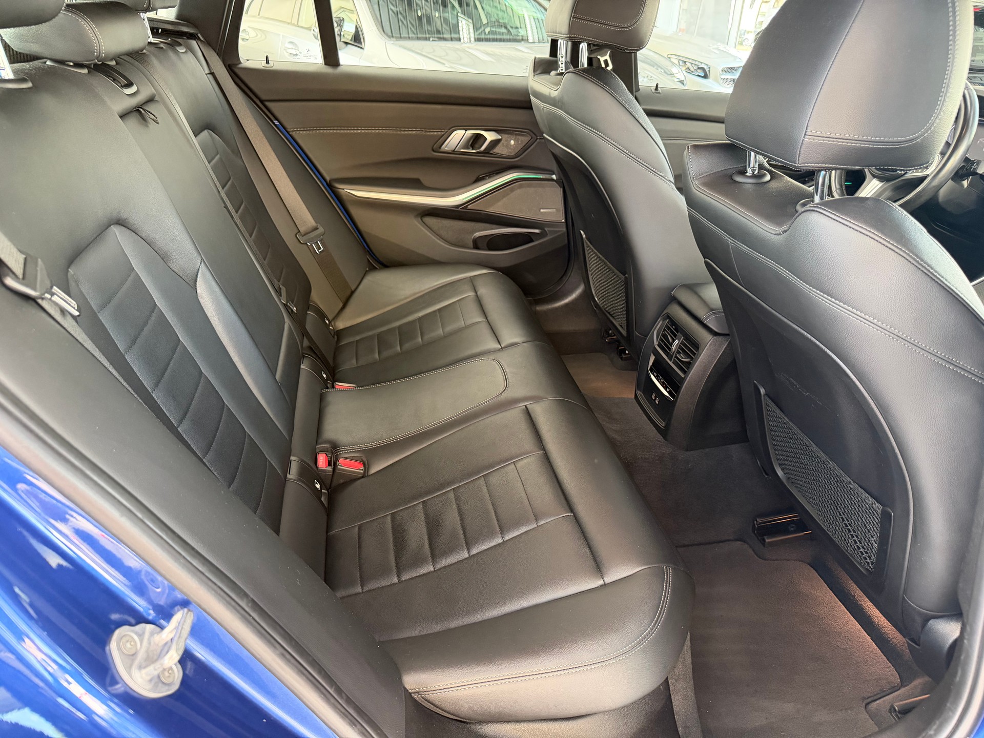 BMW 330e x DriveTouring M Sport Steptronic-image-20