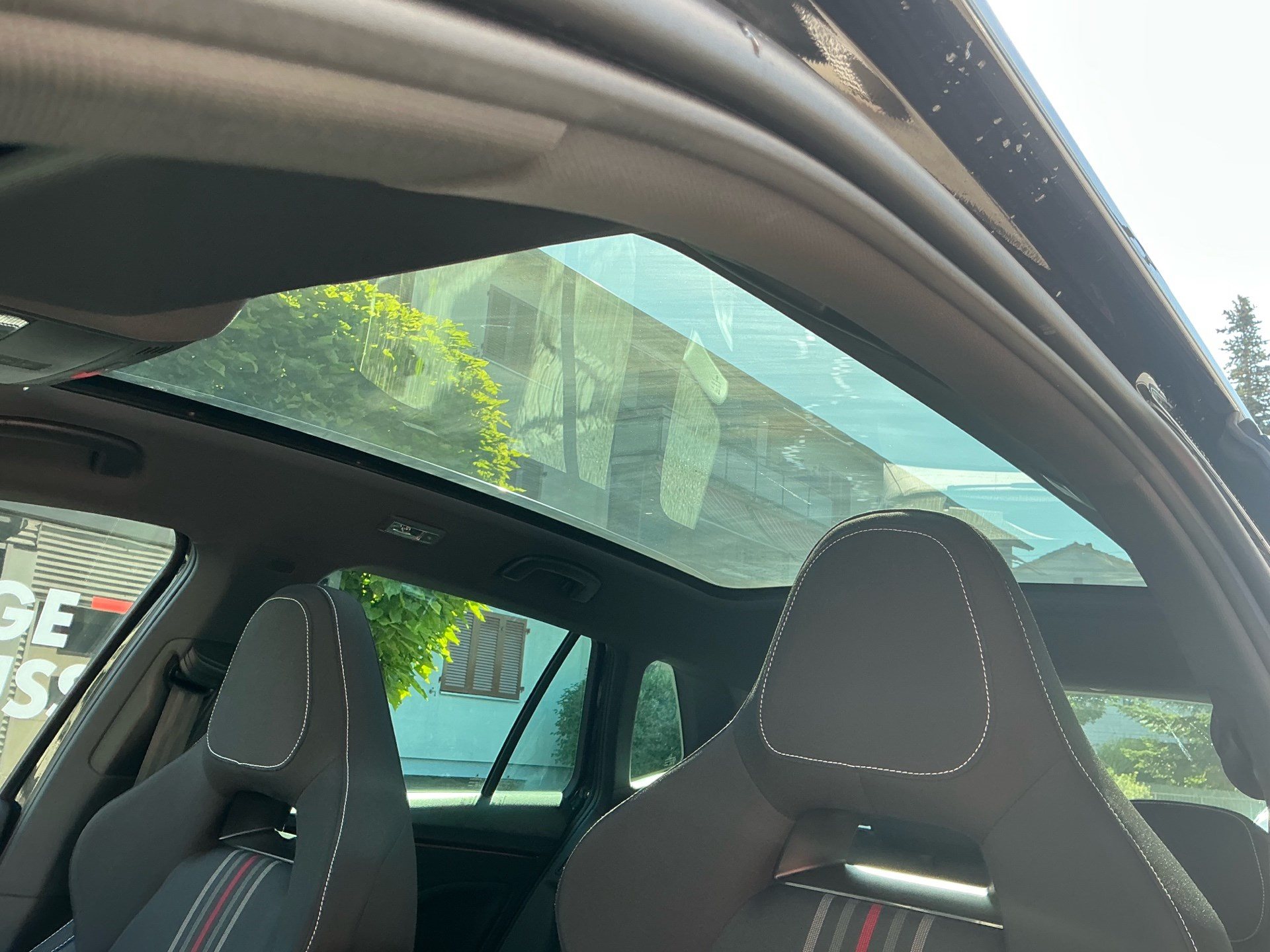 SKODA Kamiq 1.5 TSI MONTE CARLO *** 5 JAHRE SKODA WERKSGARANTIE ***-image-8