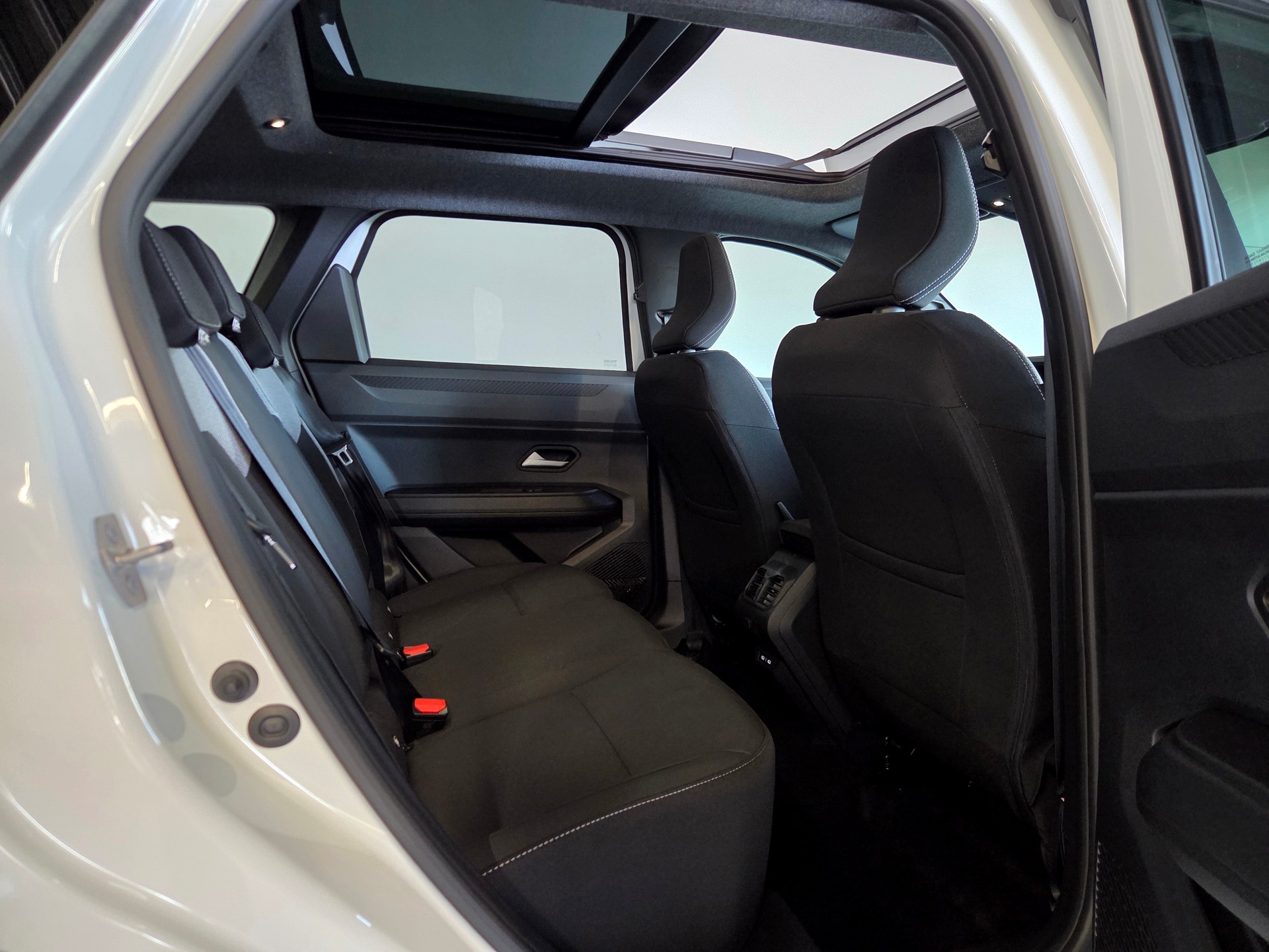 DACIA Bigster 1.2 Hybrid Journey 4WD-image-17